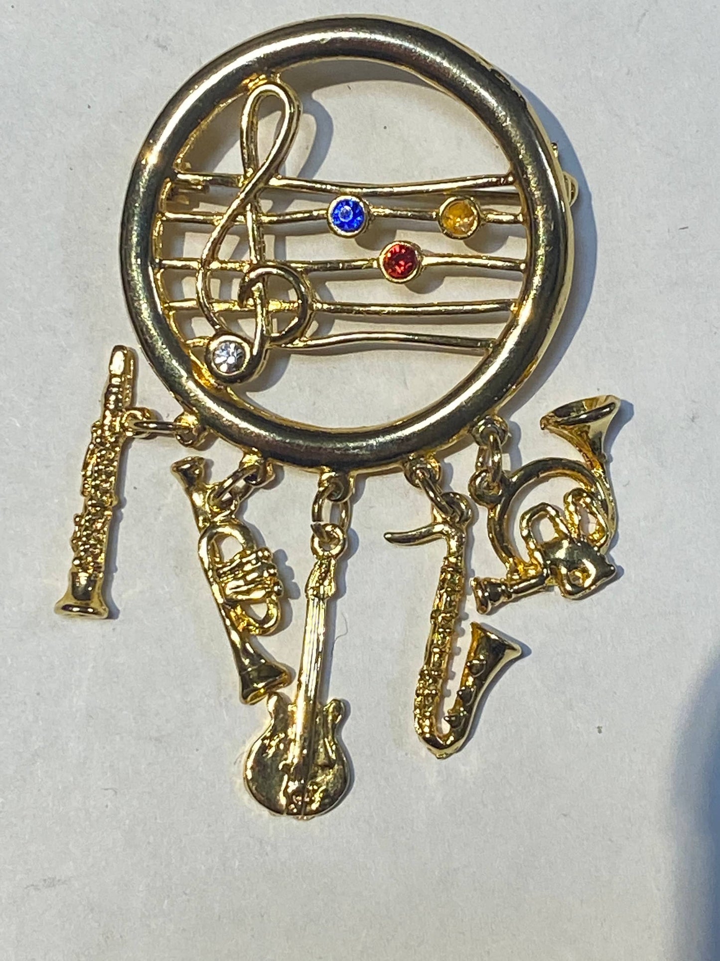 Bling musical brooch