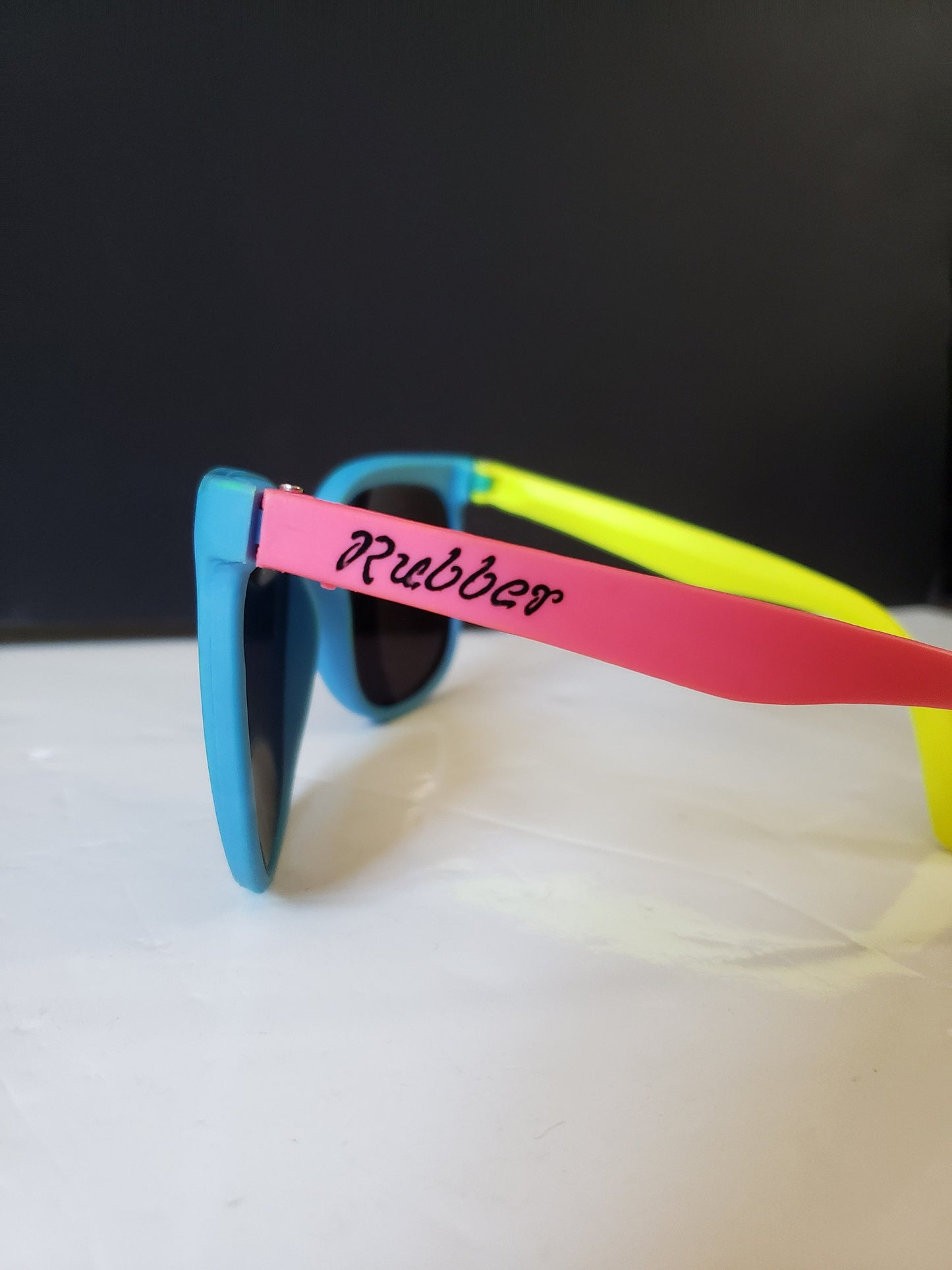 Vintage Rubber Frame UV Protection Neon Sunglasses