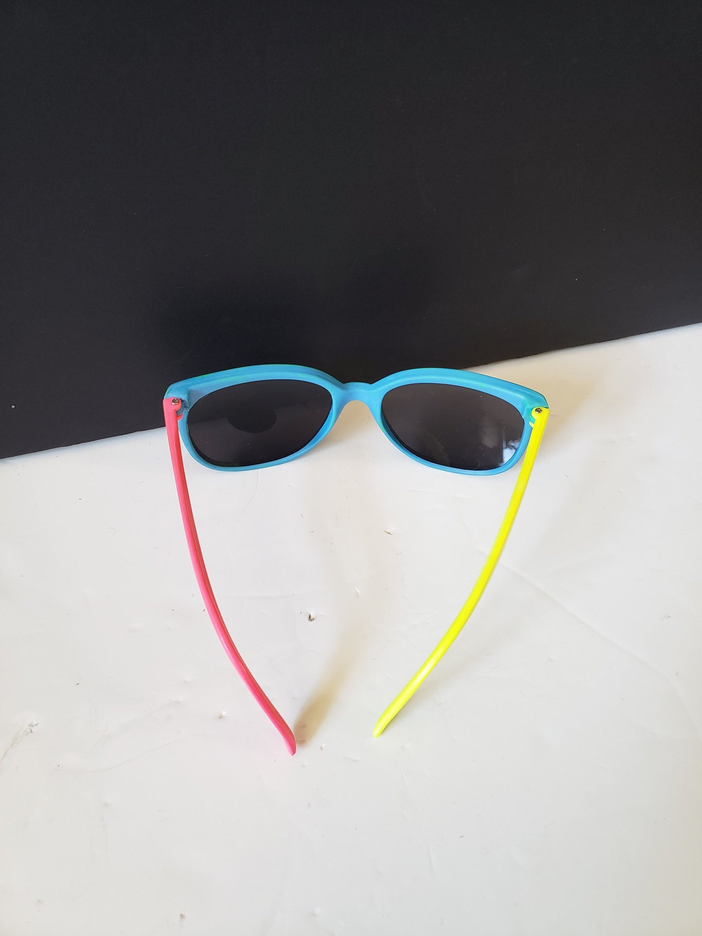 Vintage Rubber Frame UV Protection Neon Sunglasses