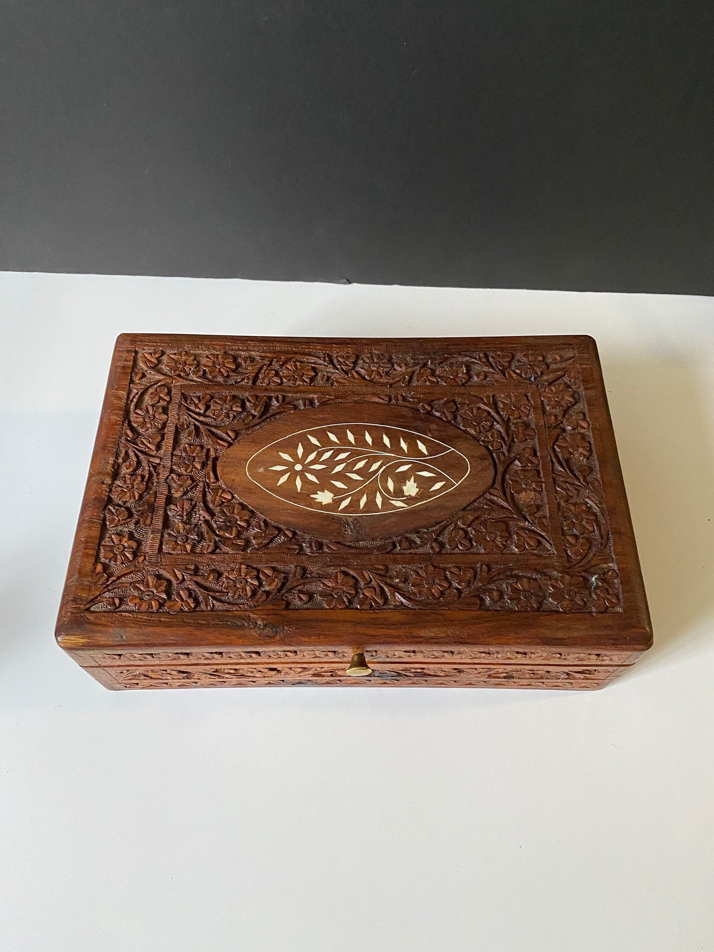 12 x 8 stunning carved Indian wood and bone inlay box - Perfect for jewellery or cigars etc