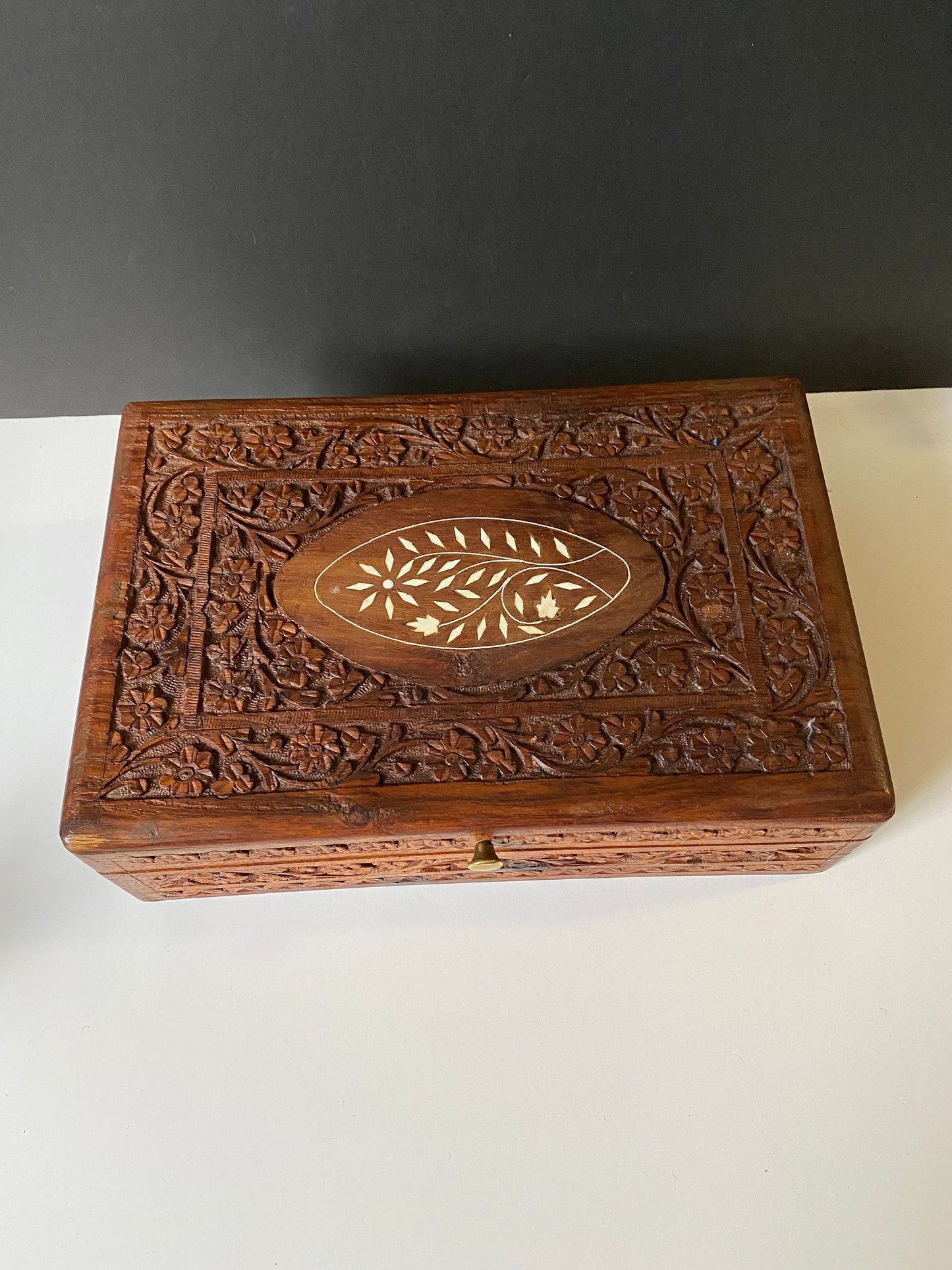 12 x 8 stunning carved Indian wood and bone inlay box - Perfect for jewellery or cigars etc