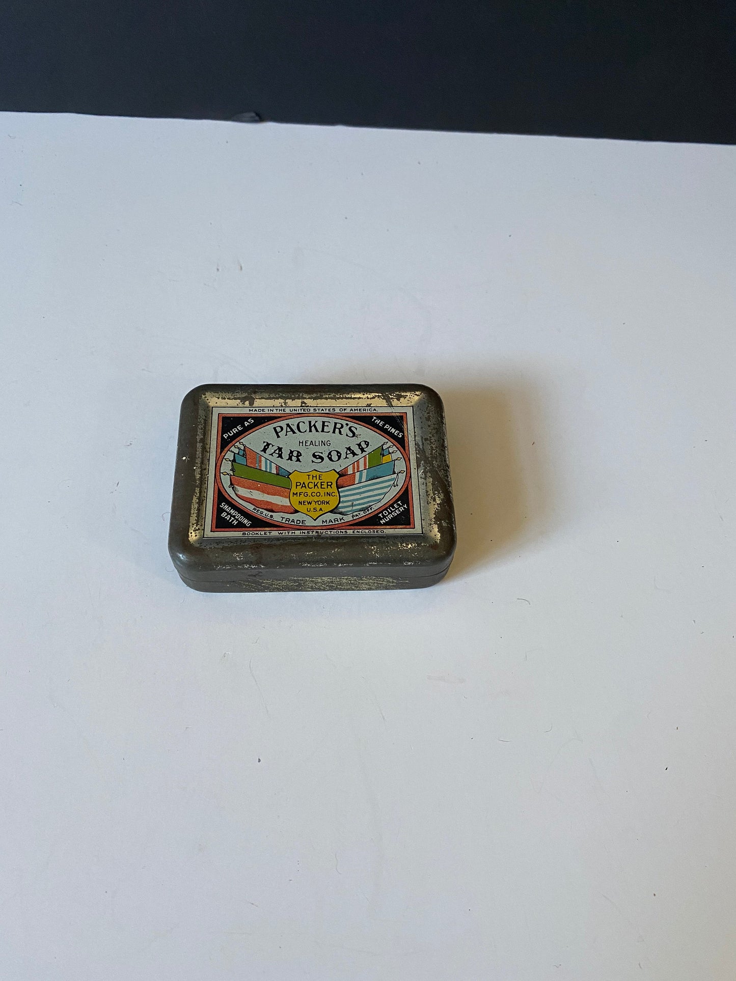 4 inch packers healing tar soap tin in antique condition  - New York- so cool