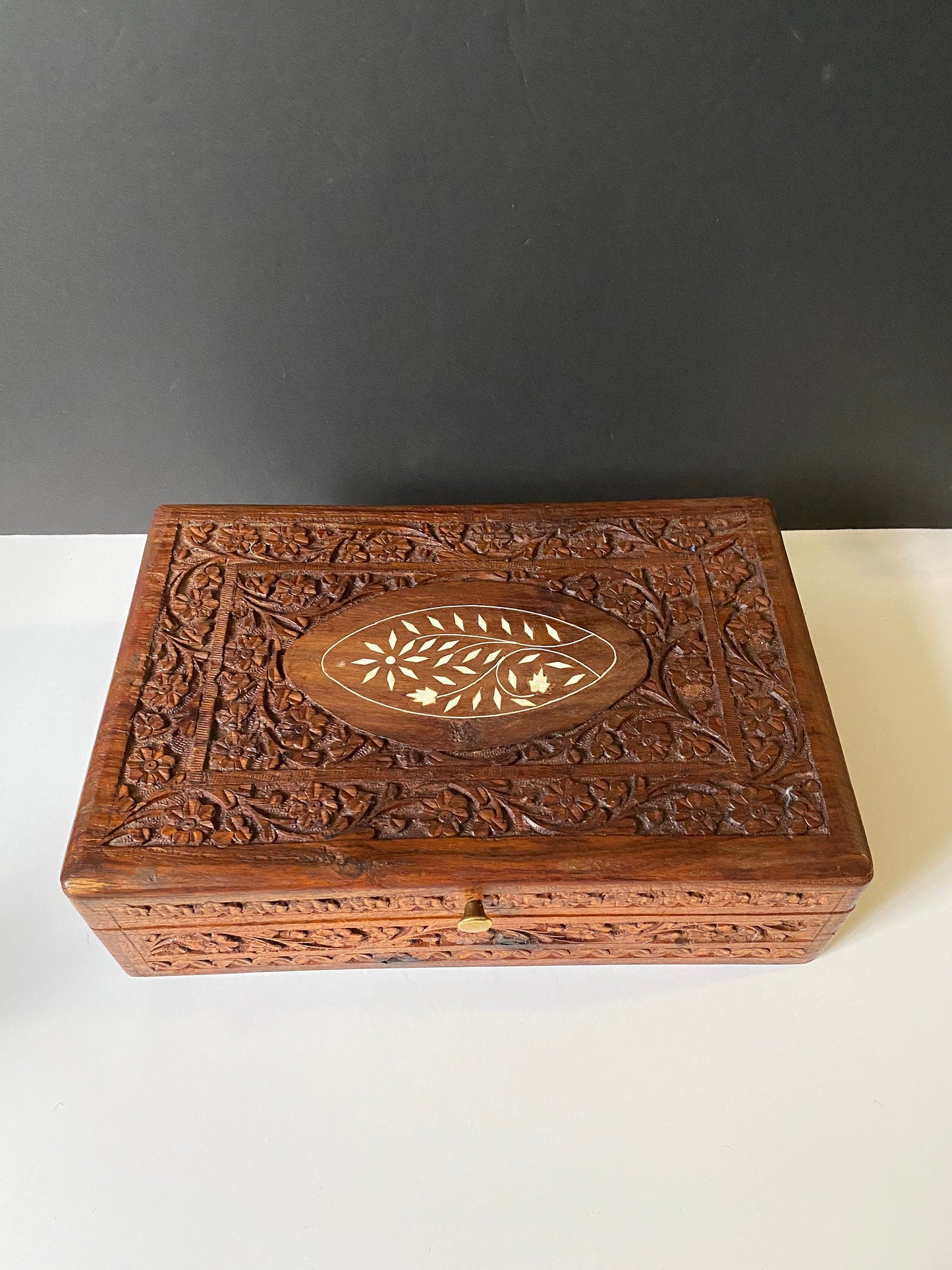 12 x 8 stunning carved Indian wood and bone inlay box - Perfect for jewellery or cigars etc