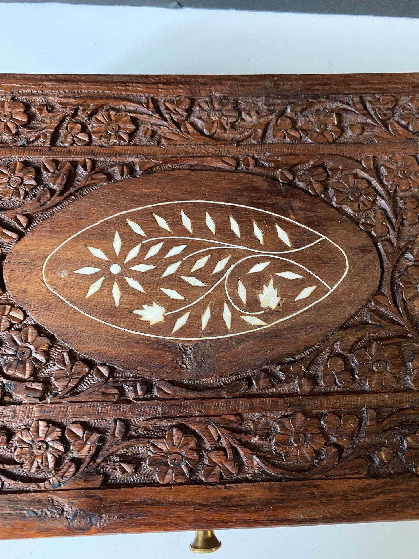 12 x 8 stunning carved Indian wood and bone inlay box - Perfect for jewellery or cigars etc