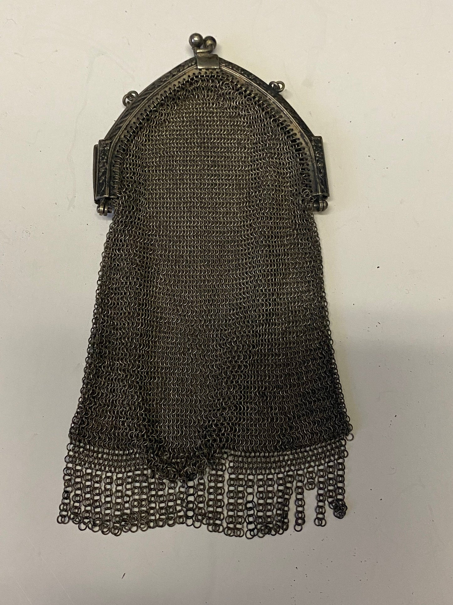 A Superb European silver mesh purse  lovely detail