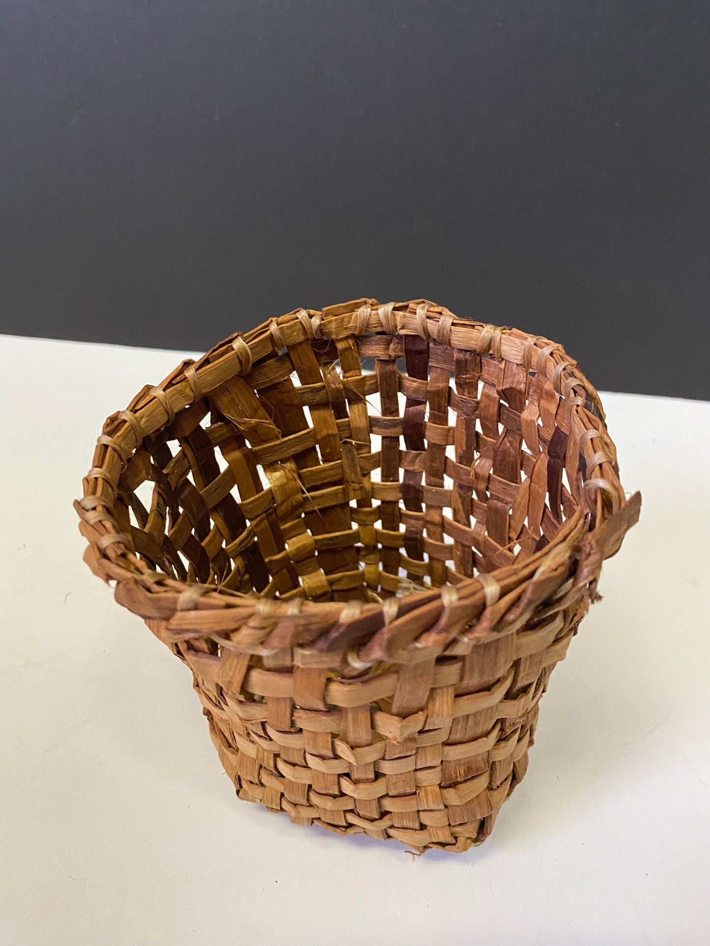 A   4 x 4 inch absolutely fantastic museum quality indigenous cedar bark basket fabulous condition  wow