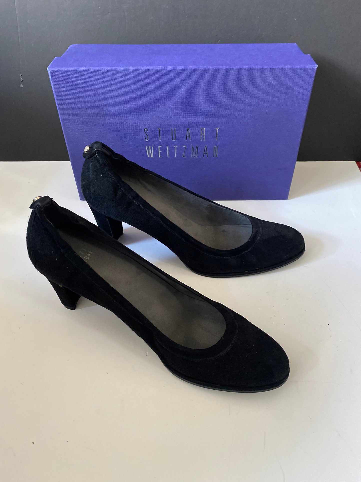 A  Fabulous Stuart Weitzman 9.5 M black suede ladies shoes  authentic never worn with box  wow  retail 450