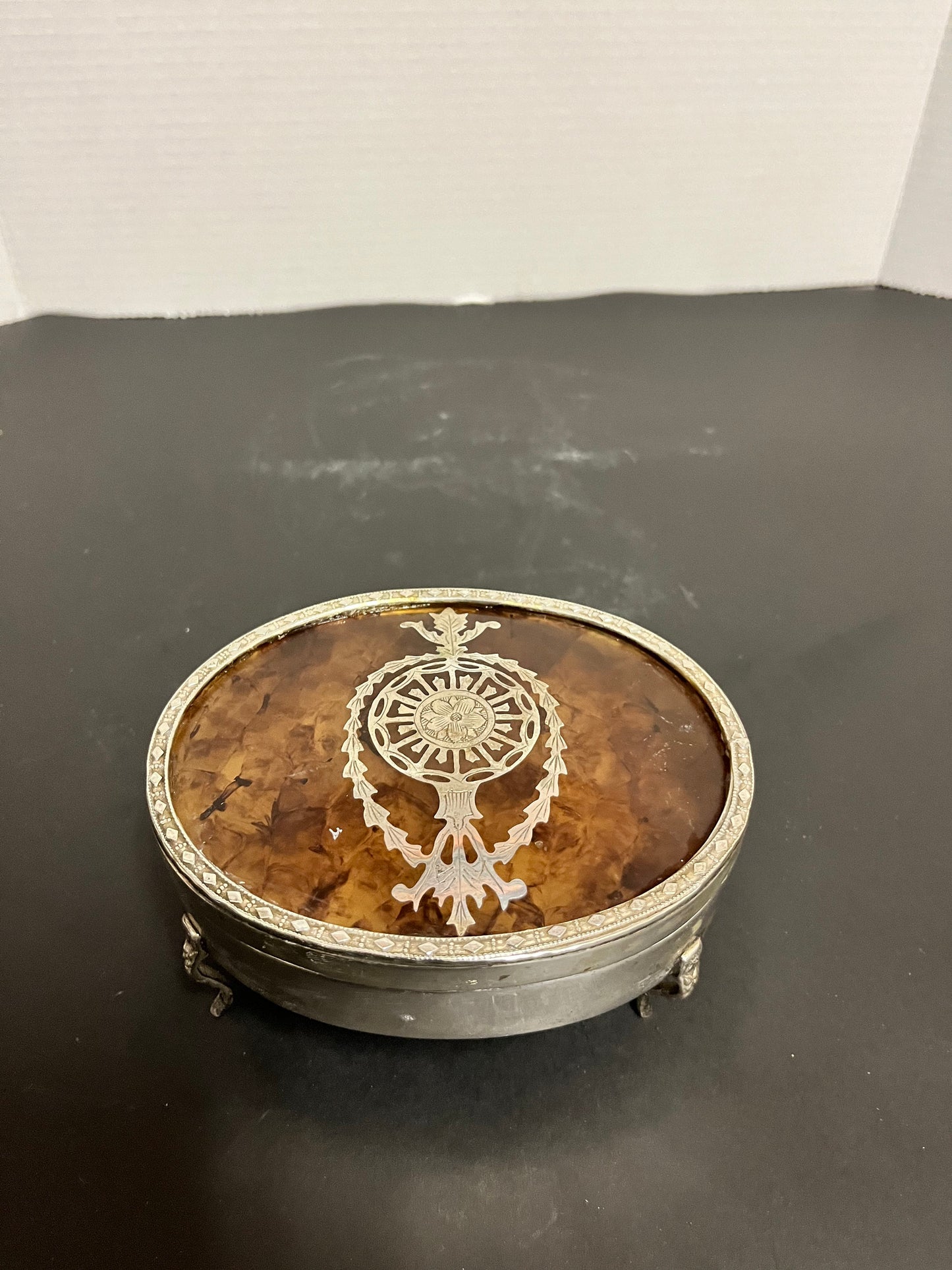 Absolutely stunning solid silver and tortoiseshell lidded  box with sexy legs  stunning condition, and a wonderful piece for a gift