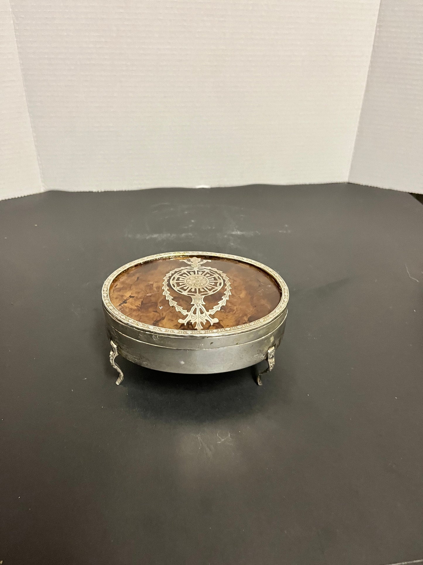 Absolutely stunning solid silver and tortoiseshell lidded  box with sexy legs  stunning condition, and a wonderful piece for a gift