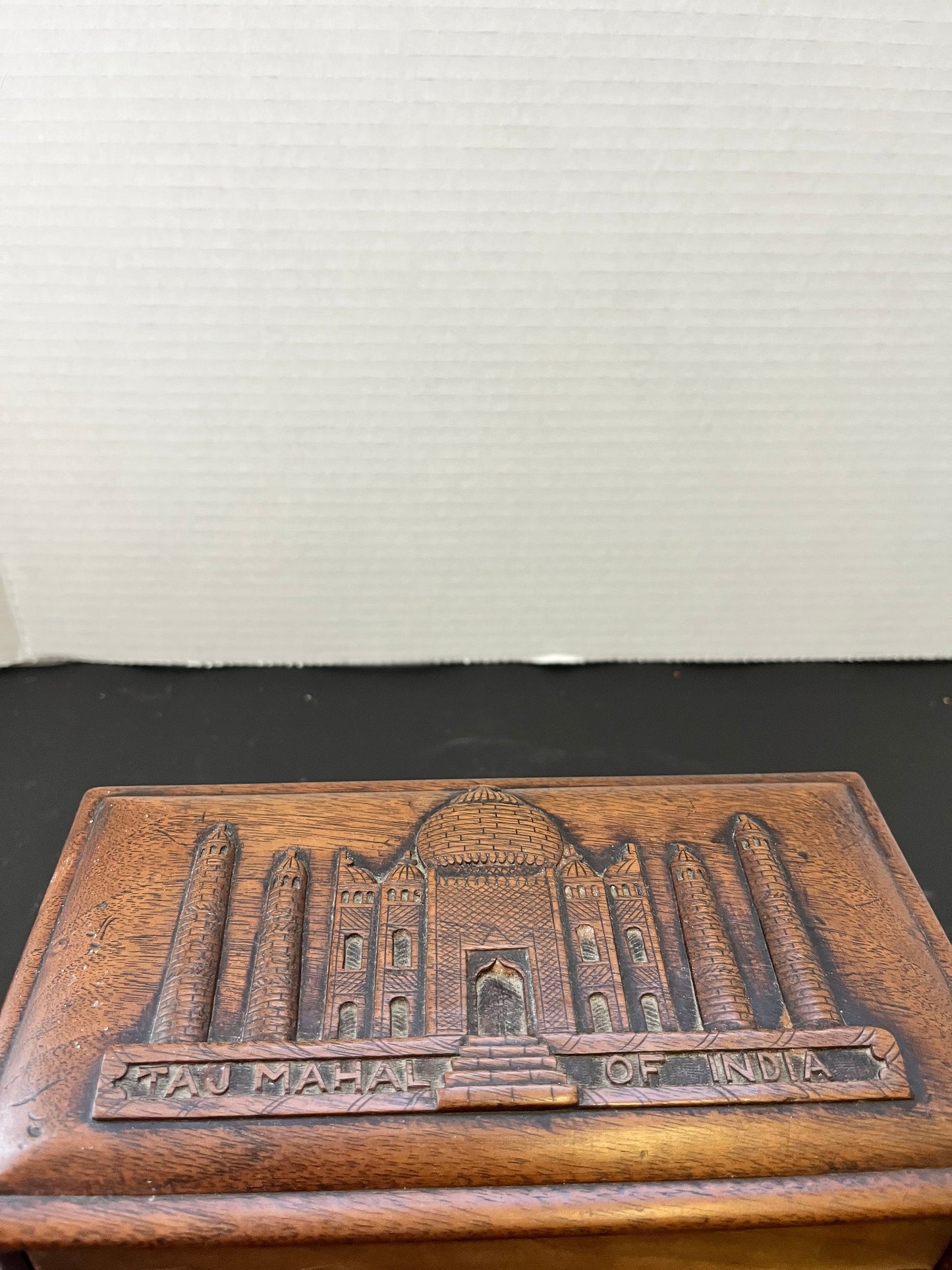 8 x 5 x 4 Taj Mahal of India antique  walnut cigarette box