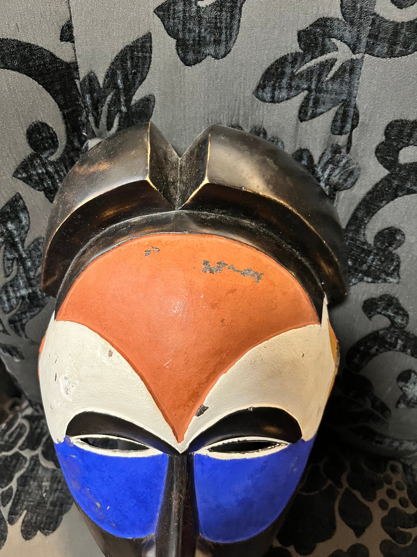 13 x 8 vintage African polychrome wall mask  believed to be from Mail  great colours and price