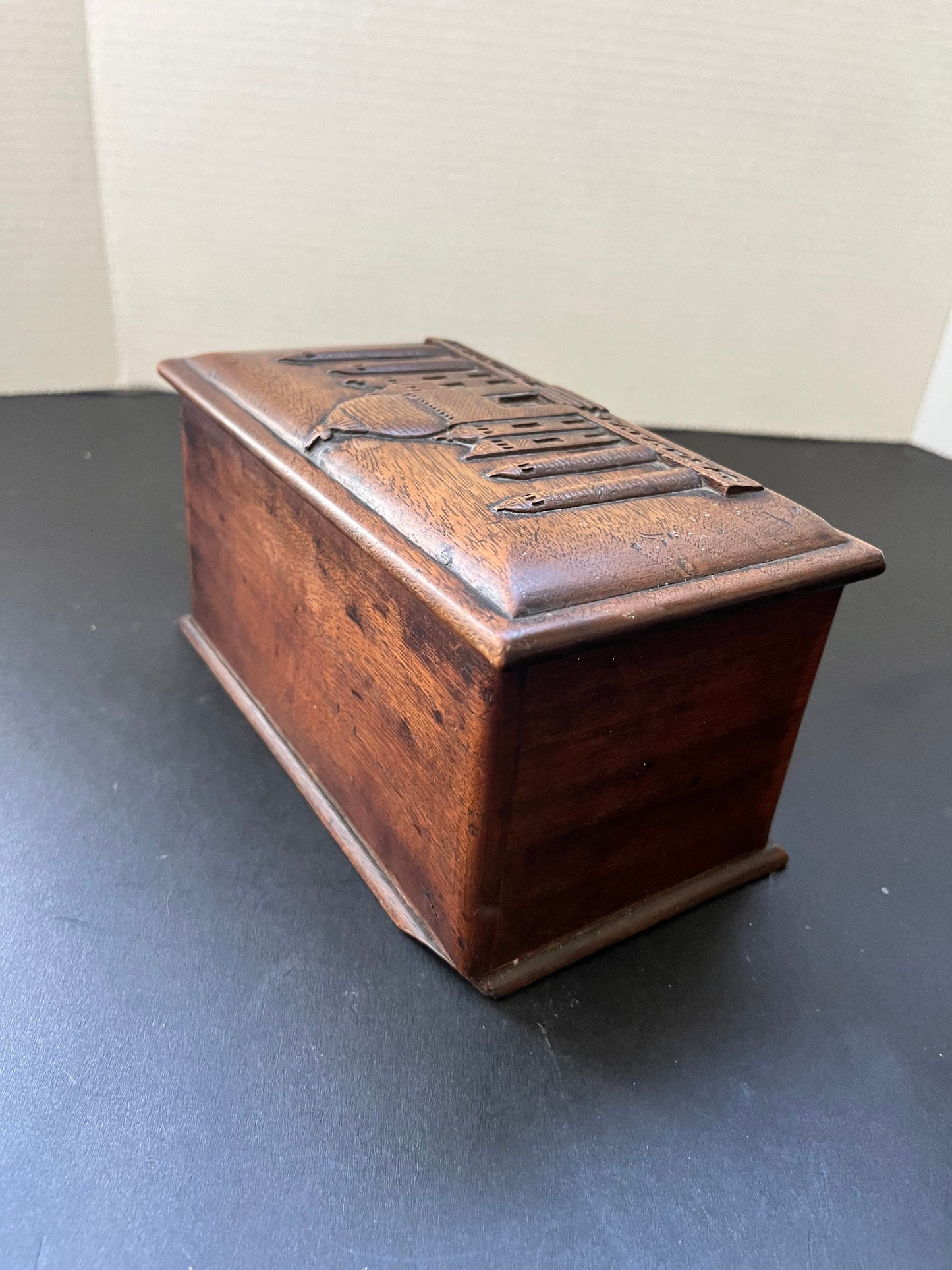 8 x 5 x 4 Taj Mahal of India antique  walnut cigarette box