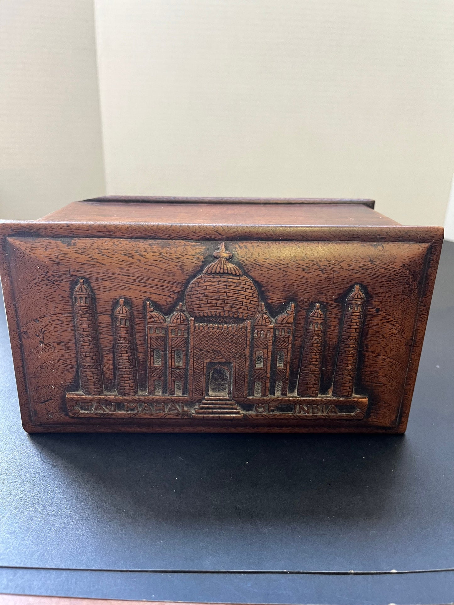 8 x 5 x 4 Taj Mahal of India antique  walnut cigarette box