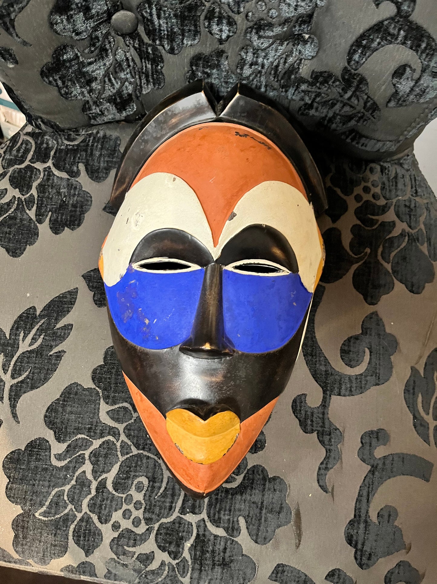 13 x 8 vintage African polychrome wall mask  believed to be from Mail  great colours and price