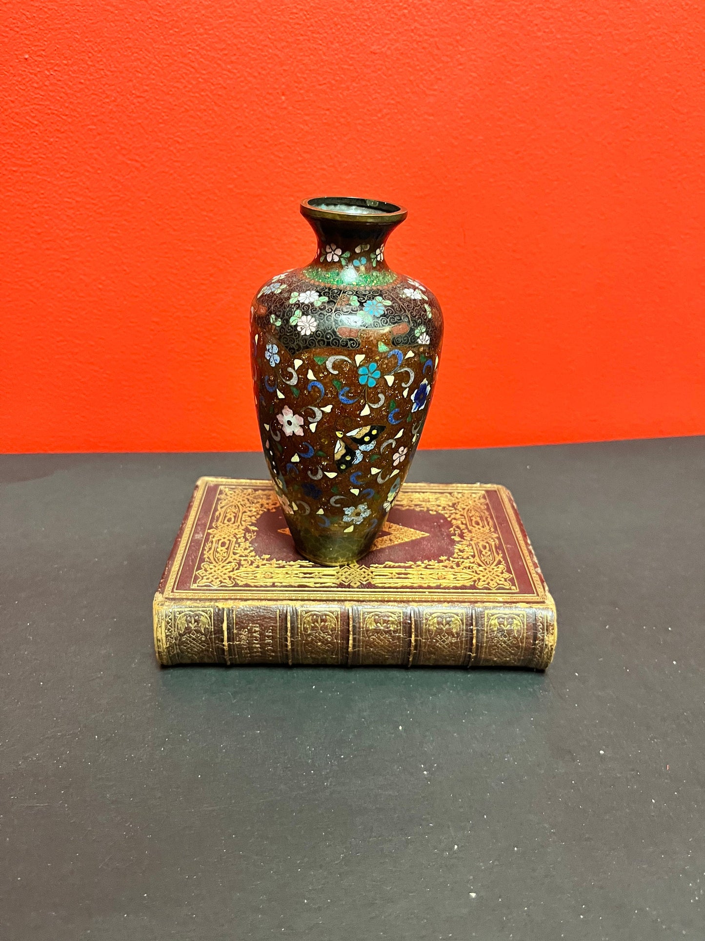 Lovely antique Japanese fine quality mint condition 6 inch cloisonné vase