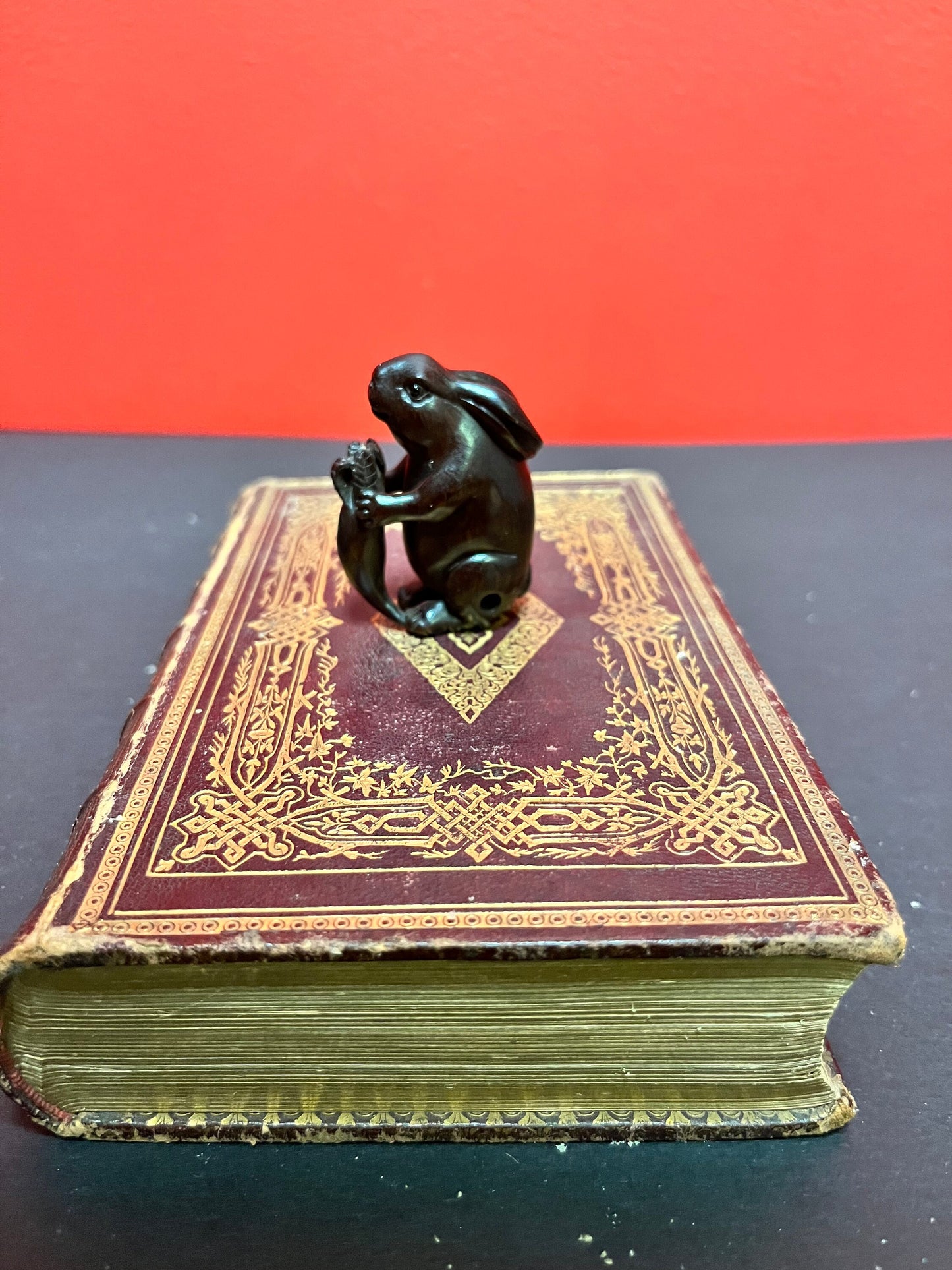 Amazing antique Japanese Rosewood to install Netsuke depicting a rabbit