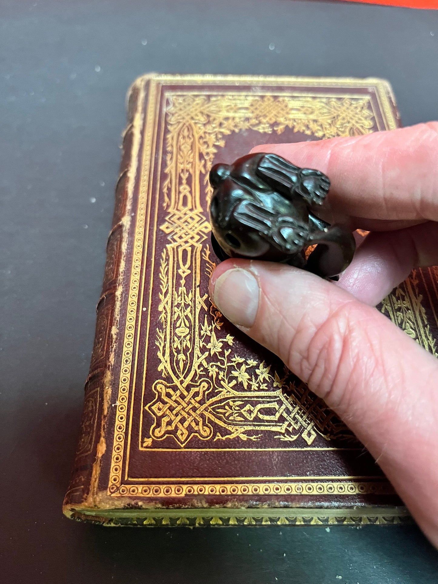 Amazing antique Japanese Rosewood to install Netsuke depicting a rabbit