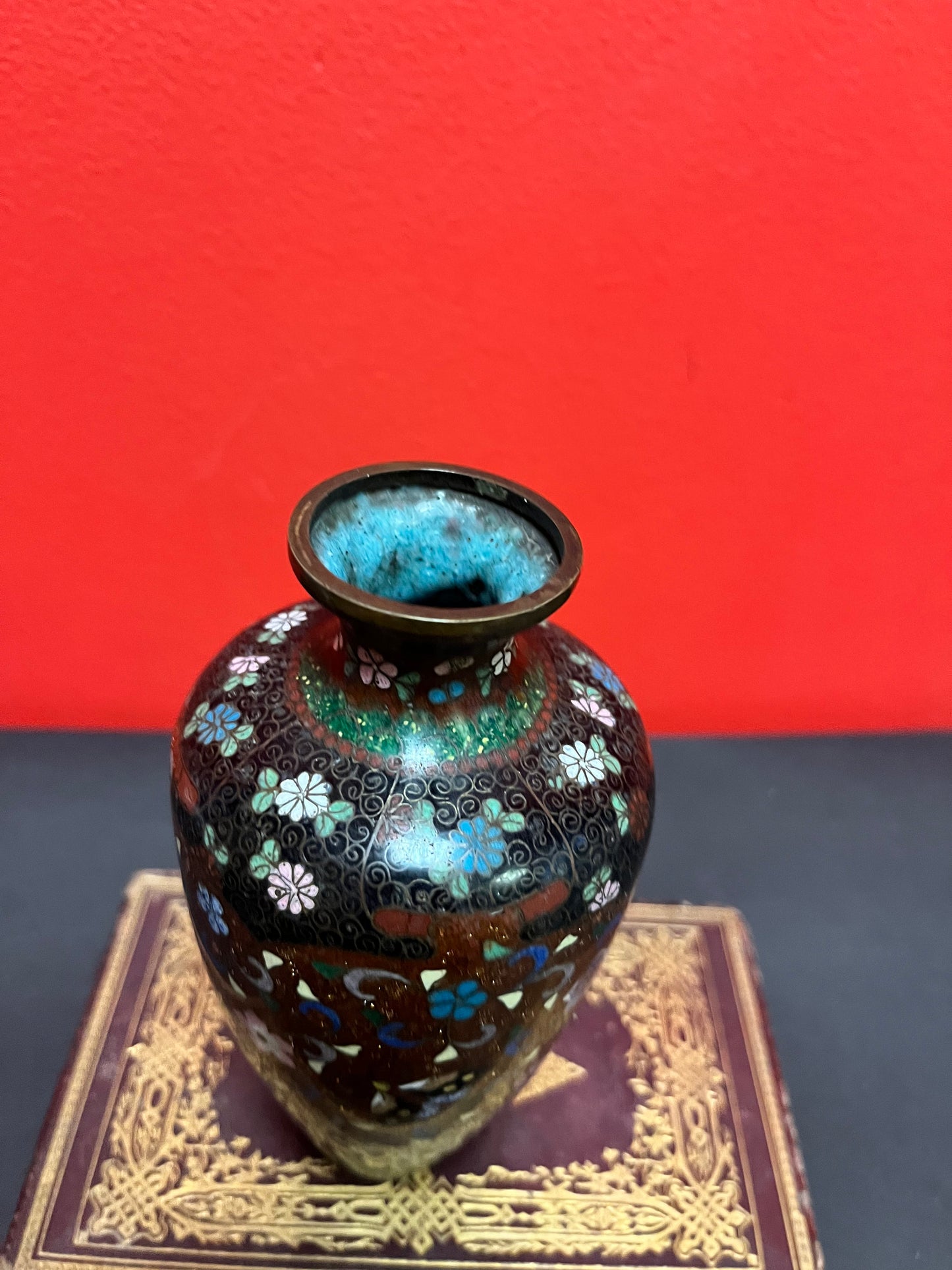 Lovely antique Japanese fine quality mint condition 6 inch cloisonné vase