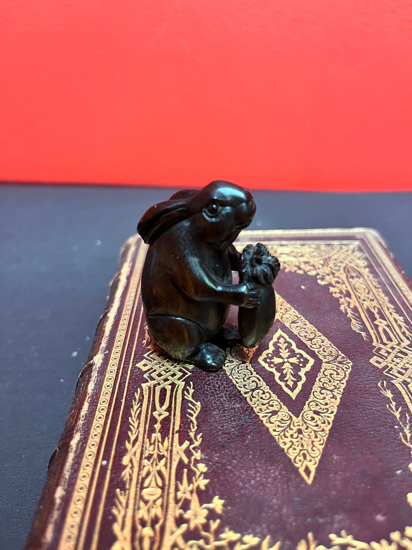 Amazing antique Japanese Rosewood to install Netsuke depicting a rabbit