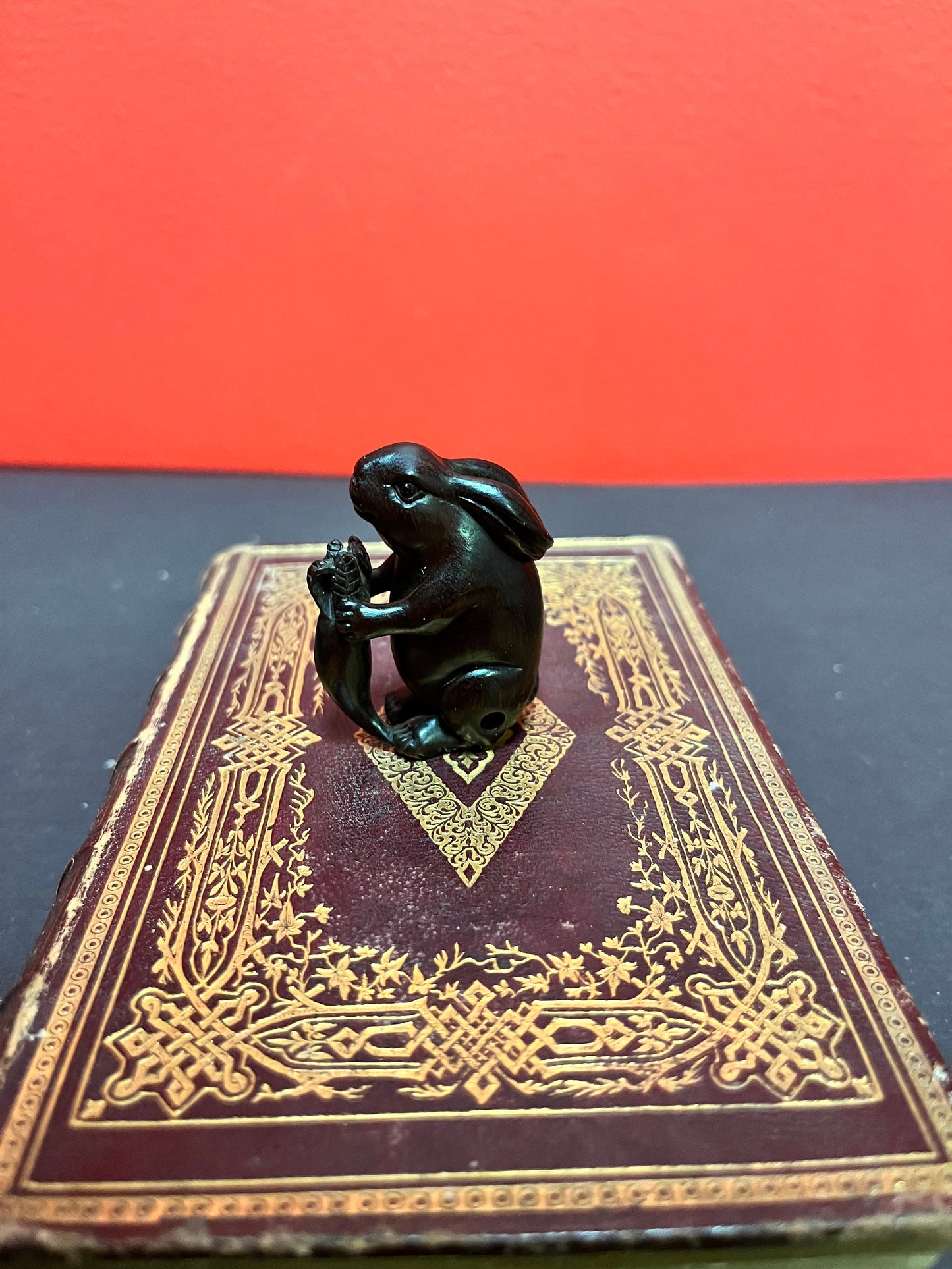 Amazing antique Japanese Rosewood to install Netsuke depicting a rabbit