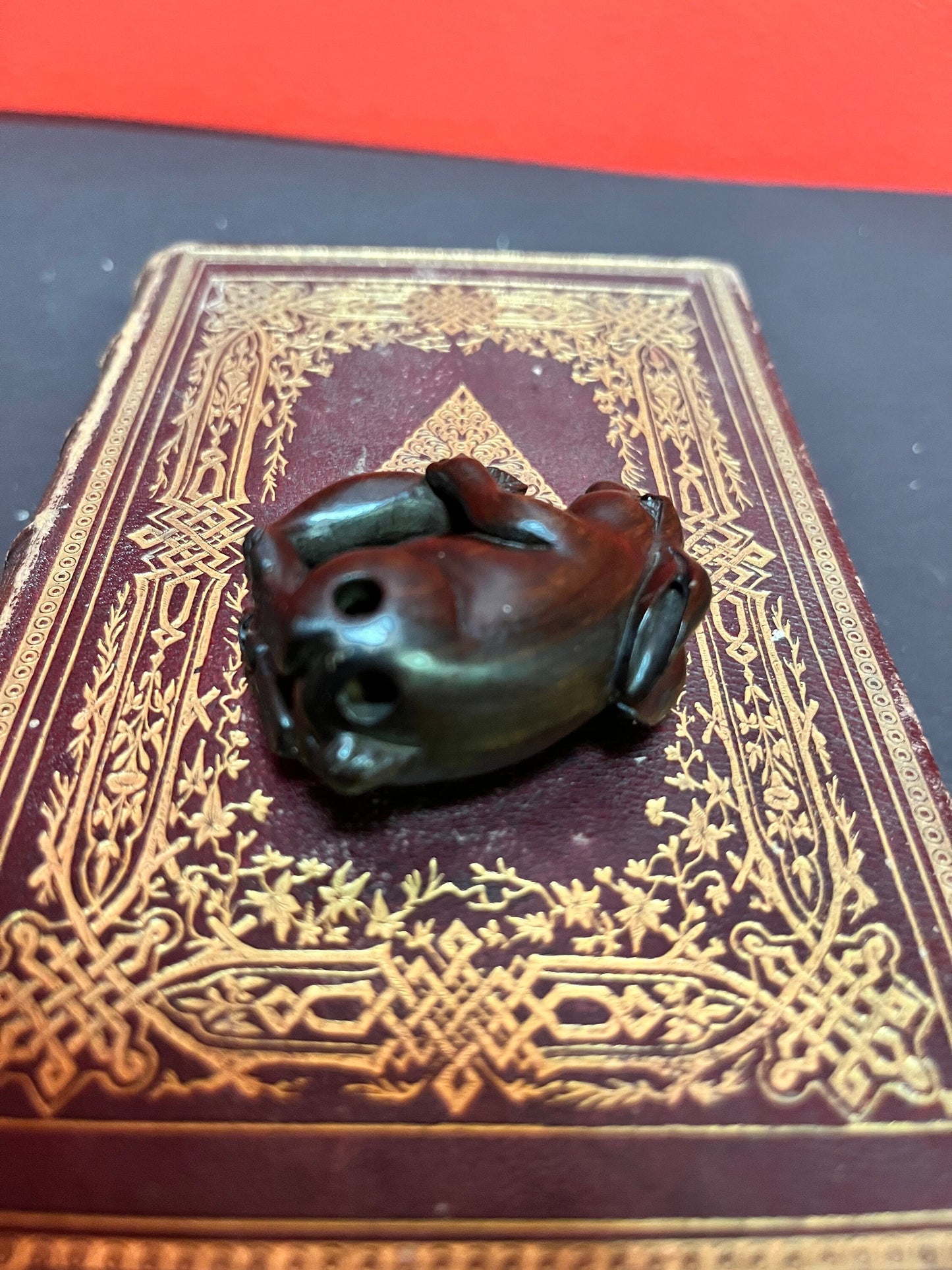 Amazing antique Japanese Rosewood to install Netsuke depicting a rabbit