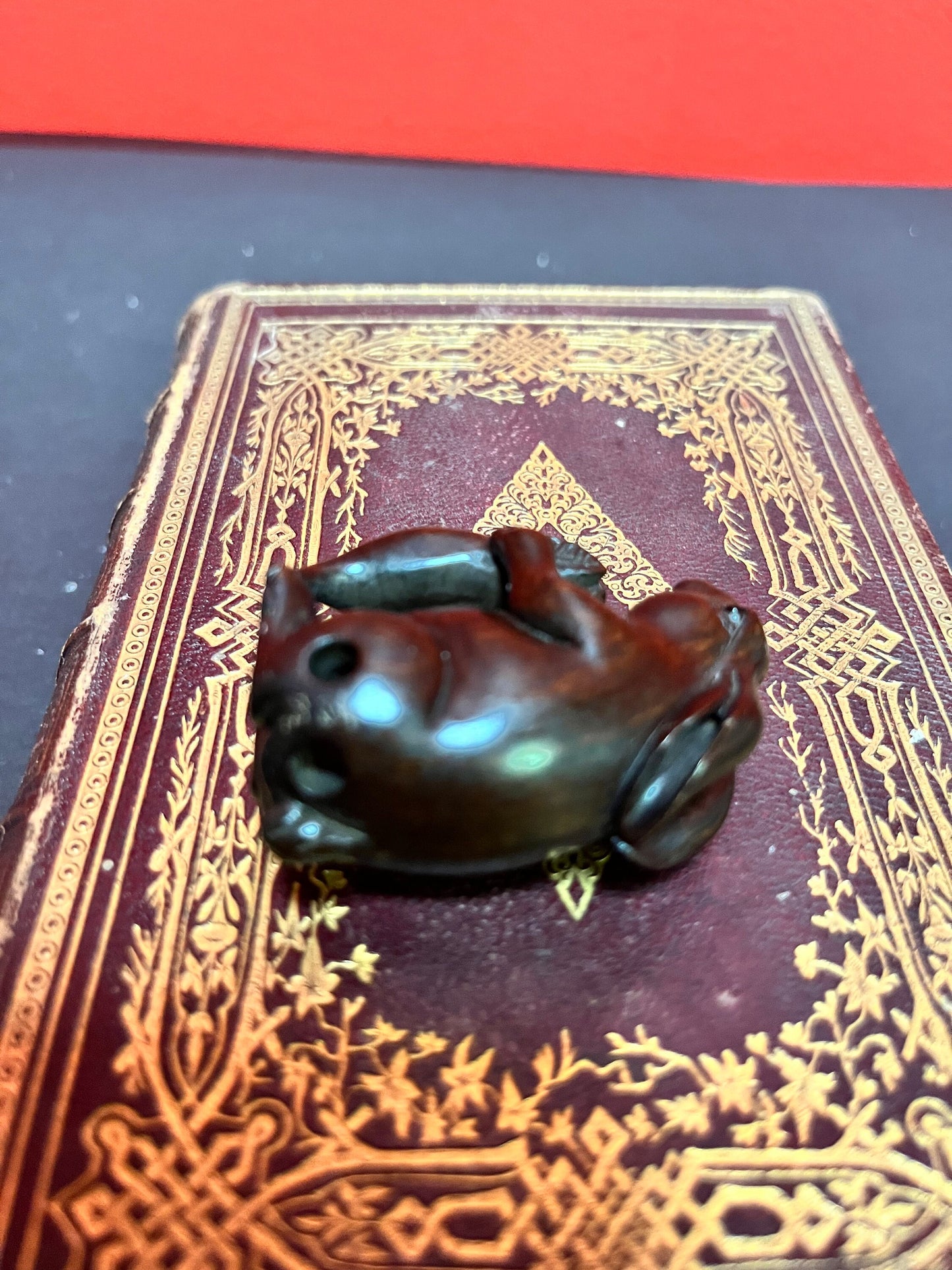 Amazing antique Japanese Rosewood to install Netsuke depicting a rabbit