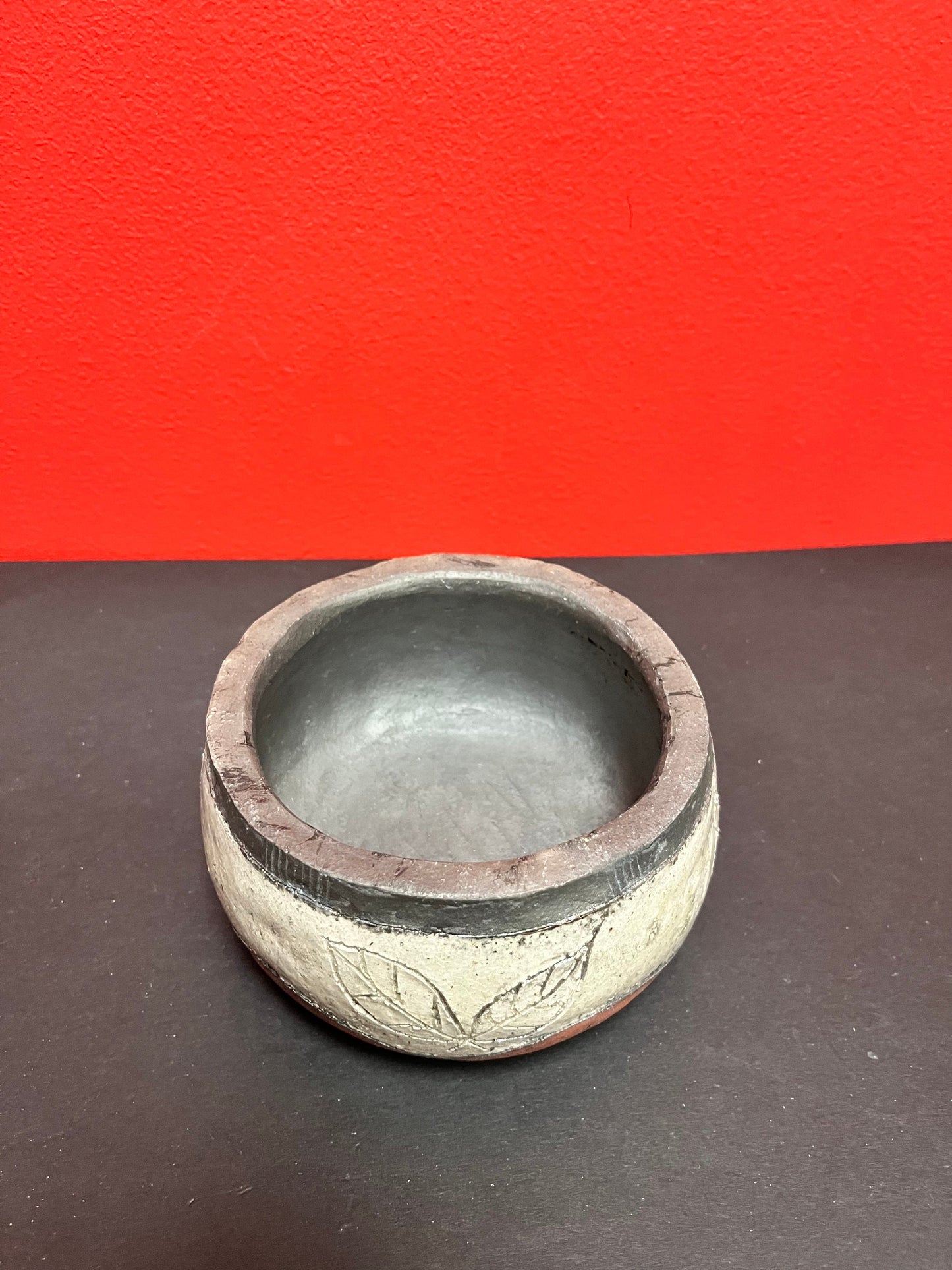 Unique 5 x 3 high early Navajo pottery bowl   wonderful glaze and texture