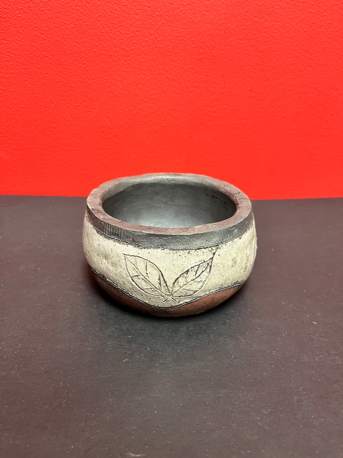 Unique 5 x 3 high early Navajo pottery bowl   wonderful glaze and texture