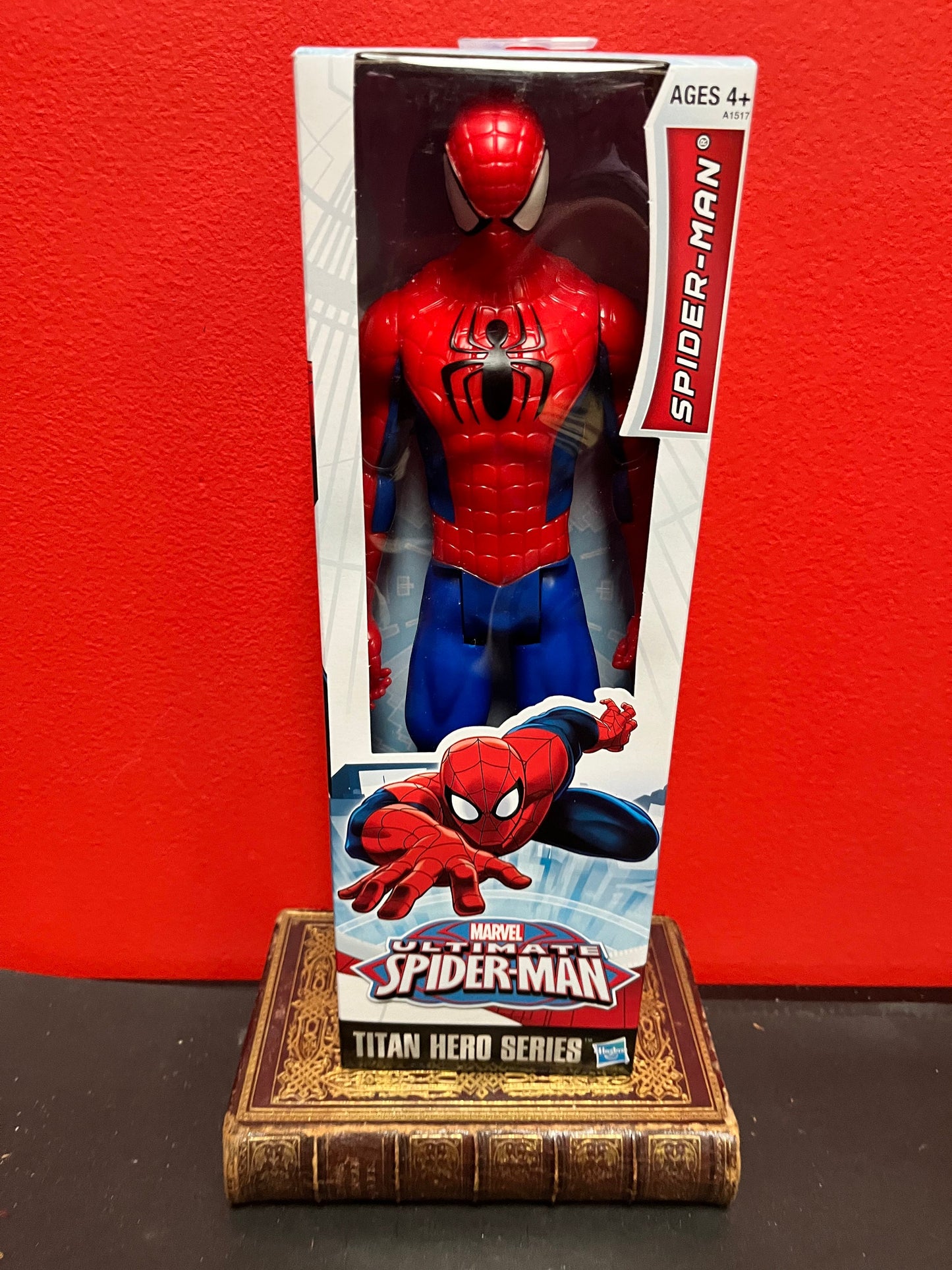 12 inch marvel, ultimate Spider-Man titan hero series statue in original box