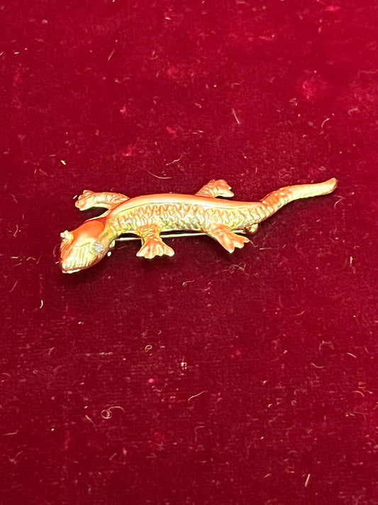 Solid, 14 karat gold lizard with diamond eyes  fantastic brooch  top quality- 2 inches long