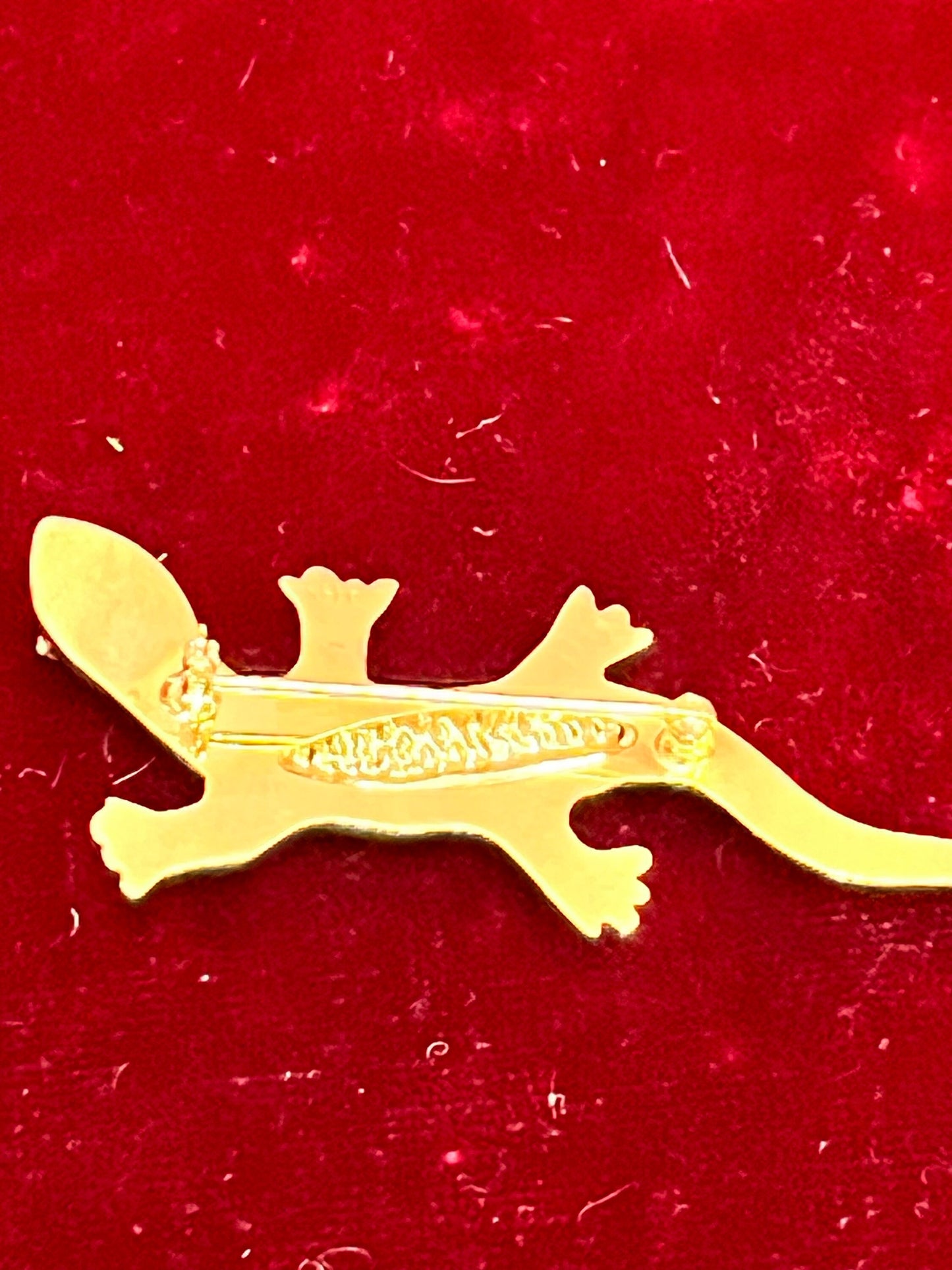 Solid, 14 karat gold lizard with diamond eyes  fantastic brooch  top quality- 2 inches long