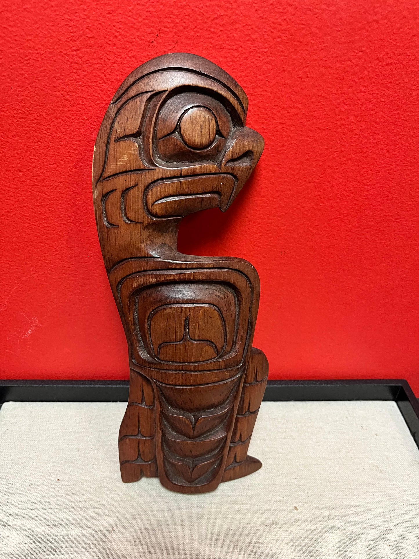 Wow  A  Lovely 12 inch tall indigenous First Nations, pacific northwest coast Eagle by Sara Robertson of Vancouver island  great detail