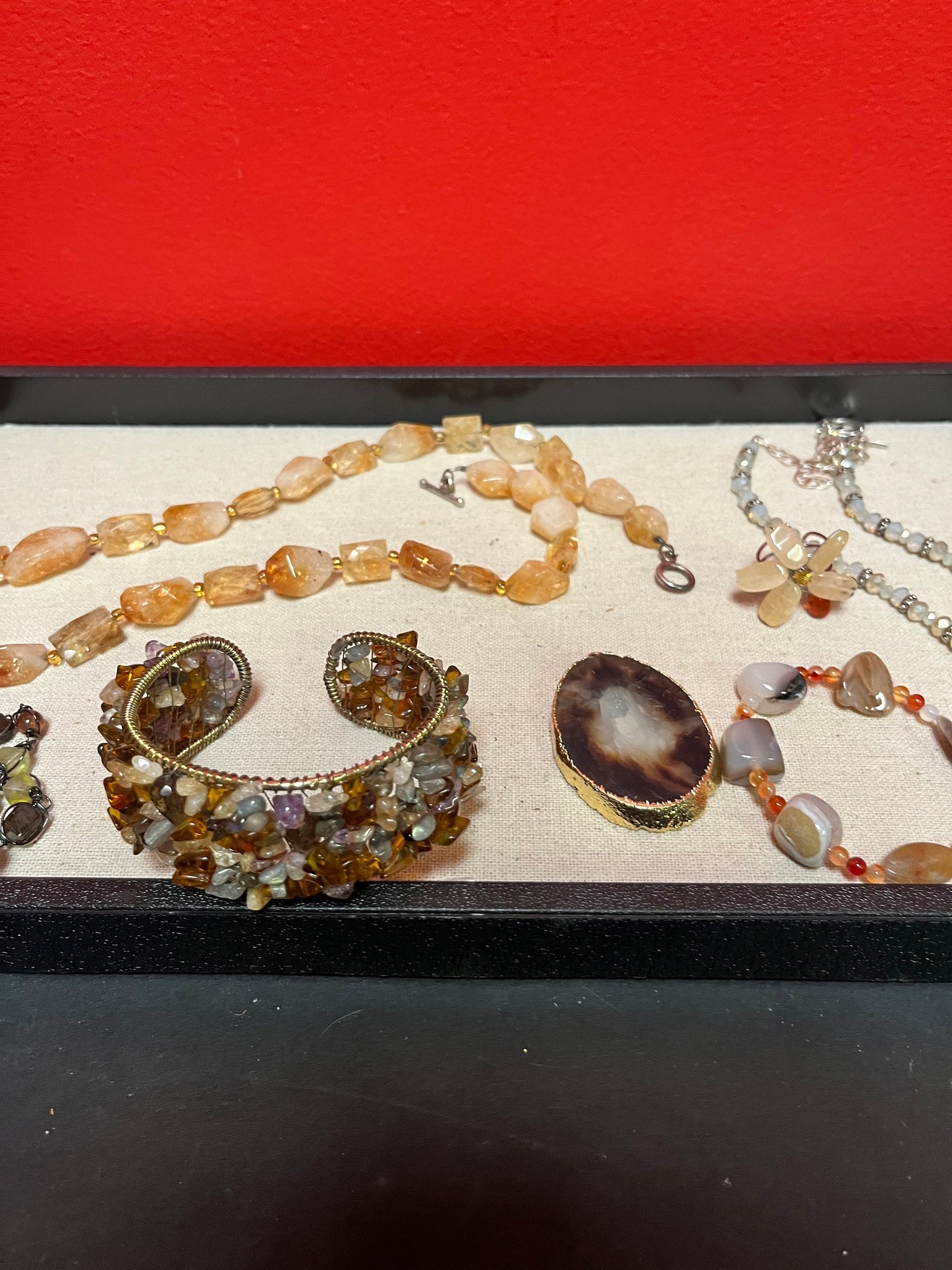 Fabulous job lot of agate and stone jewellery   great for gifts or resale  wow