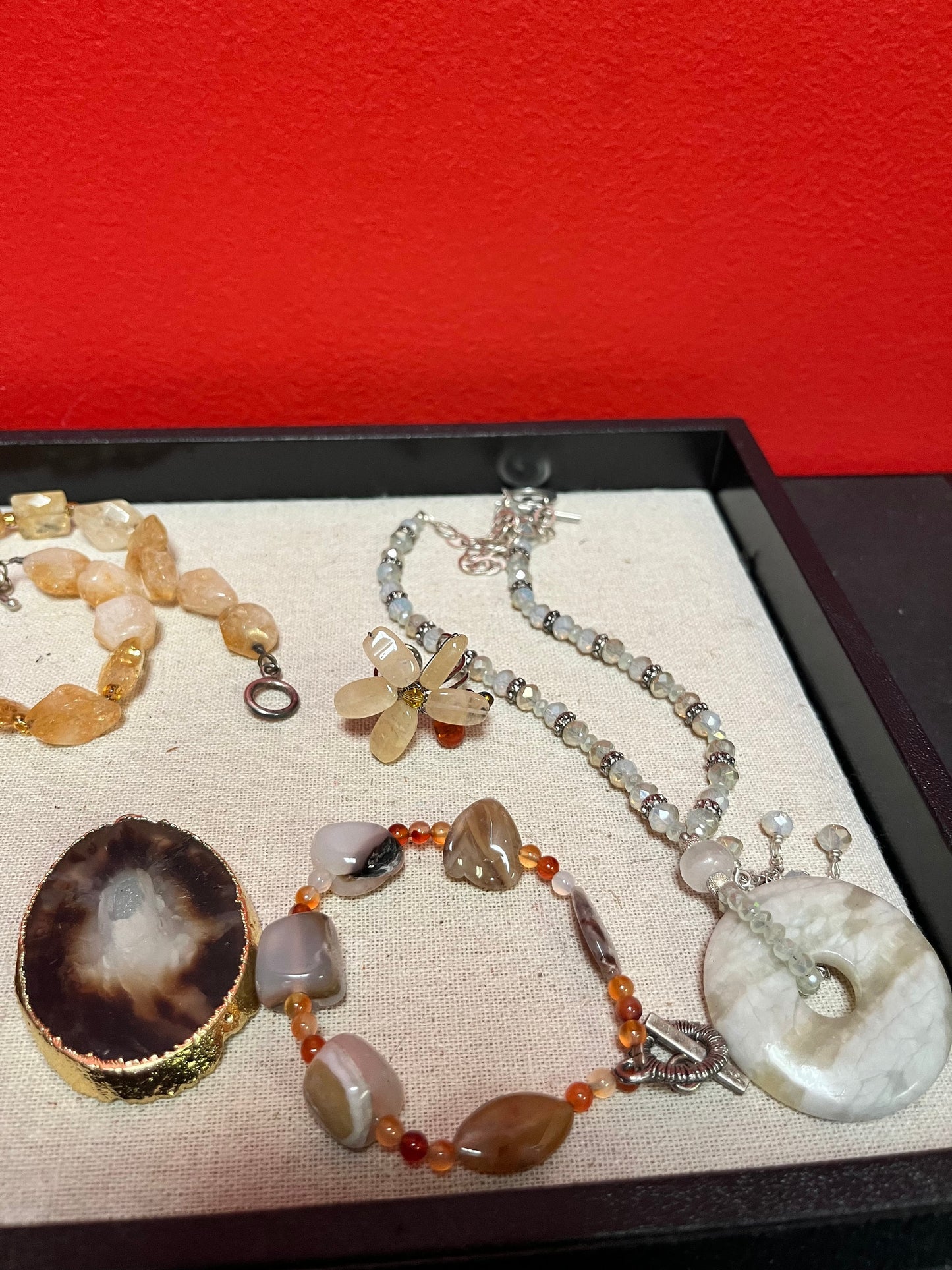 Fabulous job lot of agate and stone jewellery   great for gifts or resale  wow