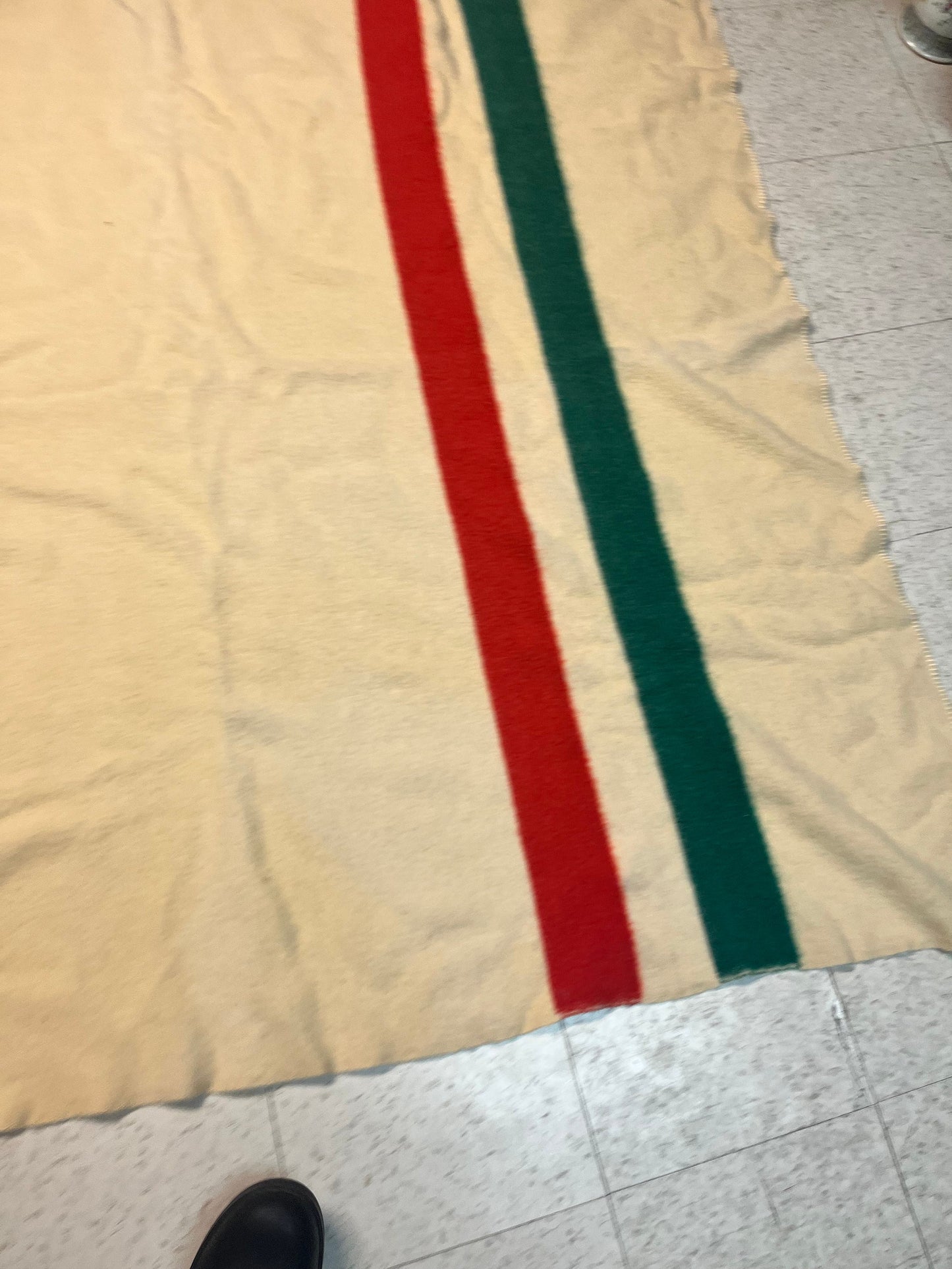 67 x 62 very unique HBC Hudson Bay Company style wool blanket  no tag  great Christmas colours