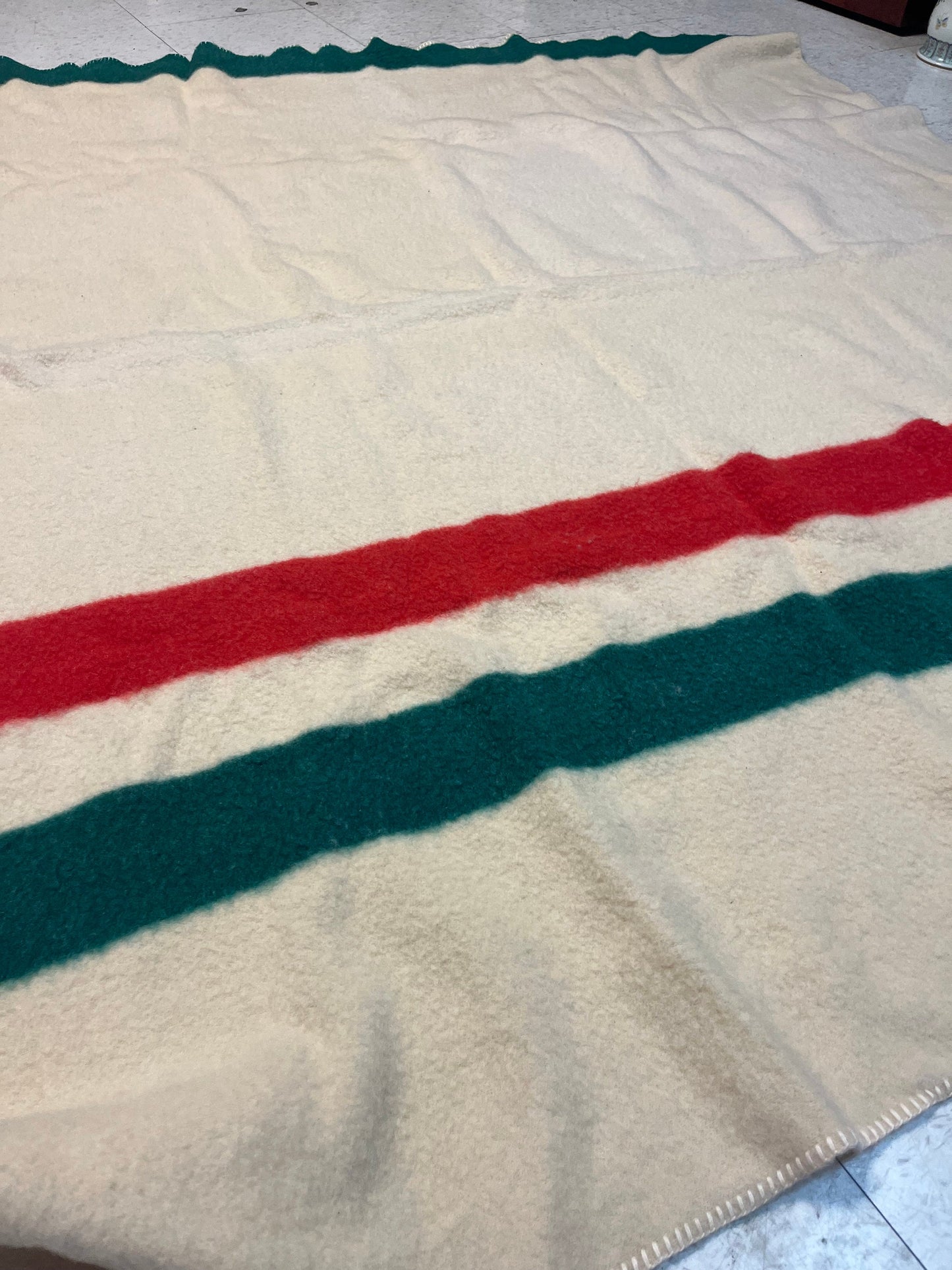 69 x 62 very unique HBC Hudson Bay Company style wool blanket  no tag  great Christmas colours