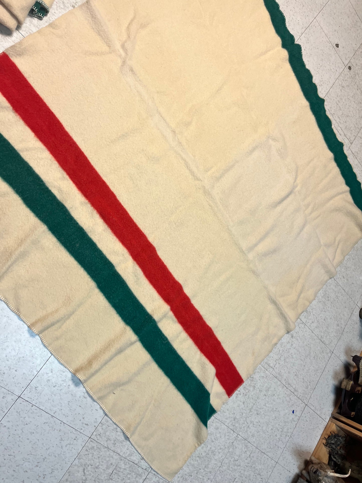 69 x 62 very unique HBC Hudson Bay Company style wool blanket  no tag  great Christmas colours