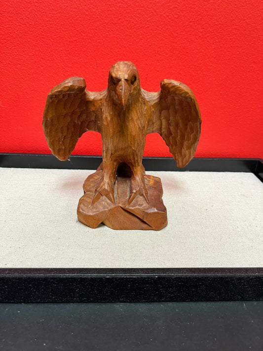 Lovely indigenous first nation 6 inch carved cedar eagle