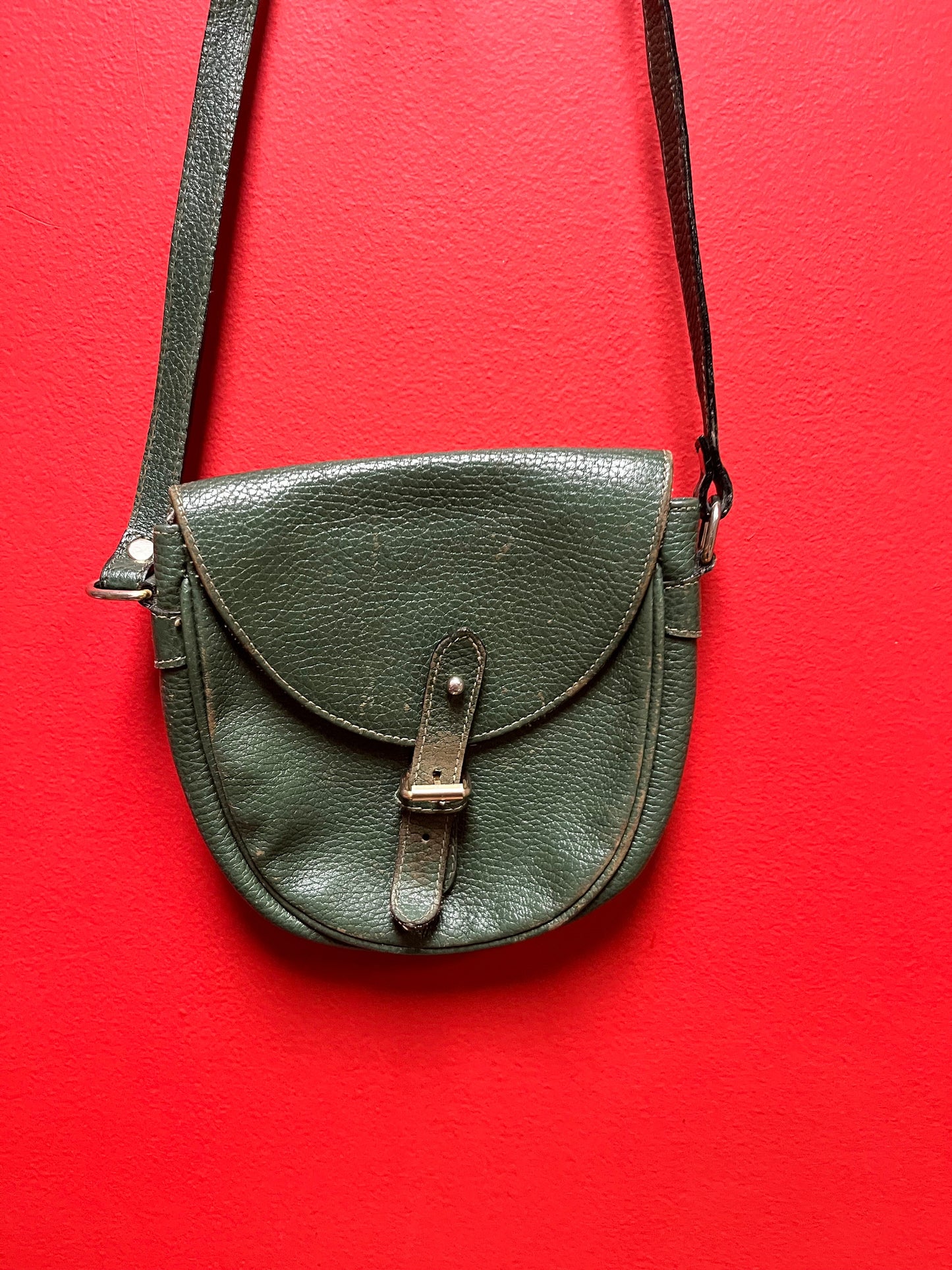 A  Approximately 29 inch long 1960s Italian Holt Renfrew ladies small handbag  vintage condition - stunning look