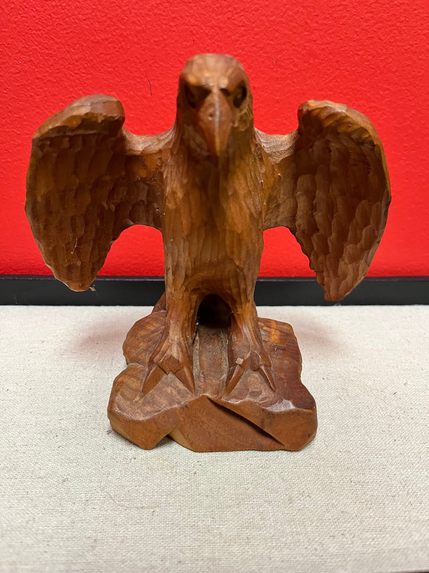 Lovely indigenous first nation 6 inch carved cedar eagle