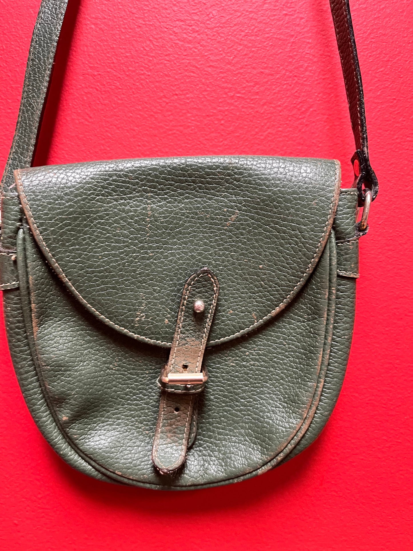 A  Approximately 29 inch long 1960s Italian Holt Renfrew ladies small handbag  vintage condition - stunning look