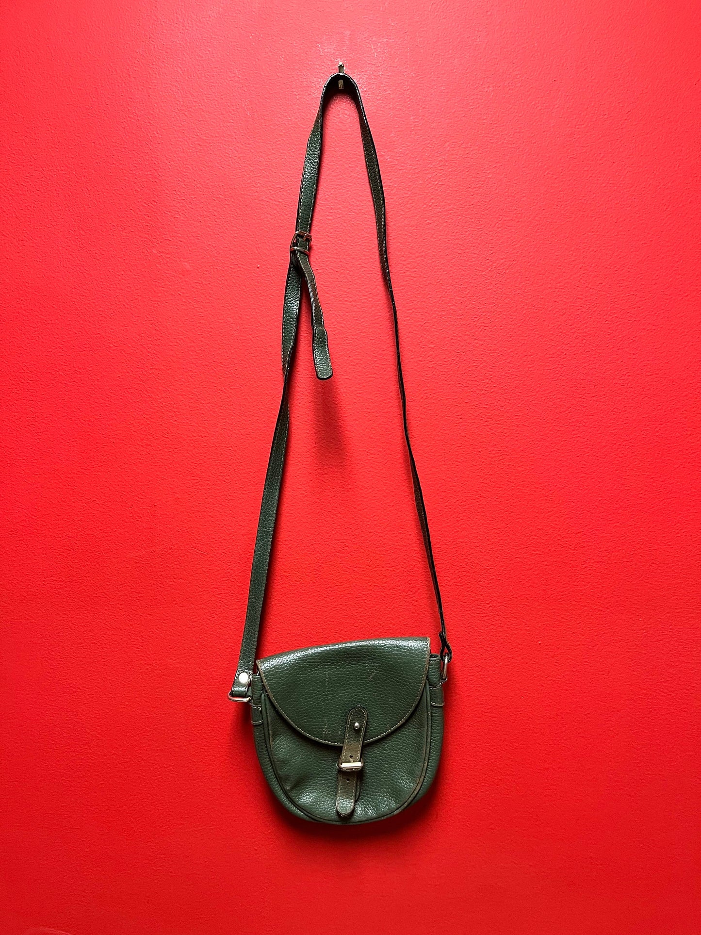 A  Approximately 29 inch long 1960s Italian Holt Renfrew ladies small handbag  vintage condition - stunning look