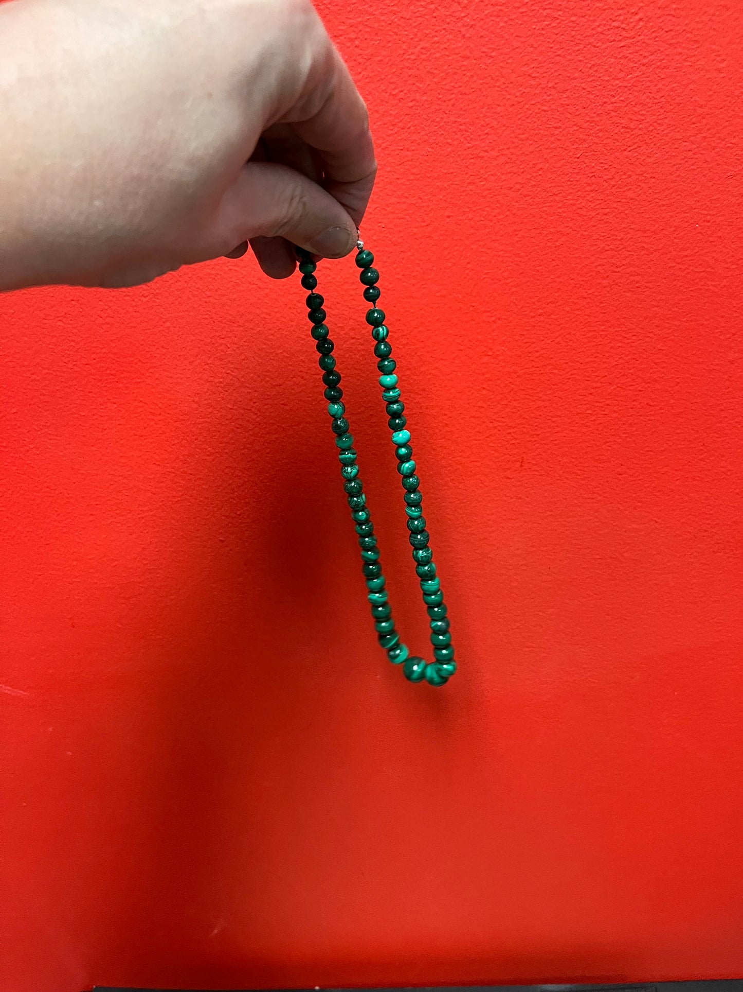 Lovely 20 inch long malachite necklace