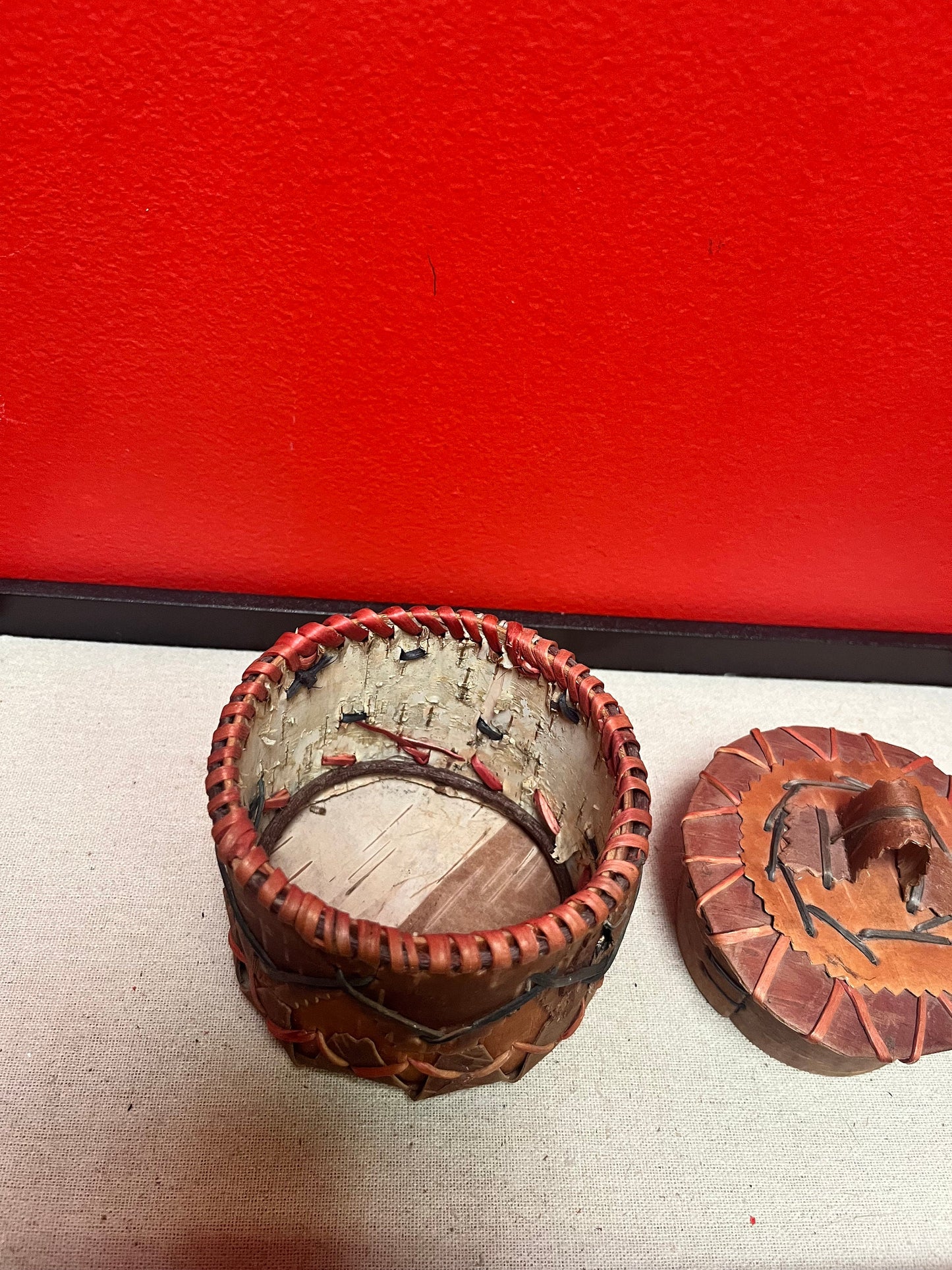 Lovely 5 inch eastern Canadian Cedar bark  basket with lid in wonderful condition