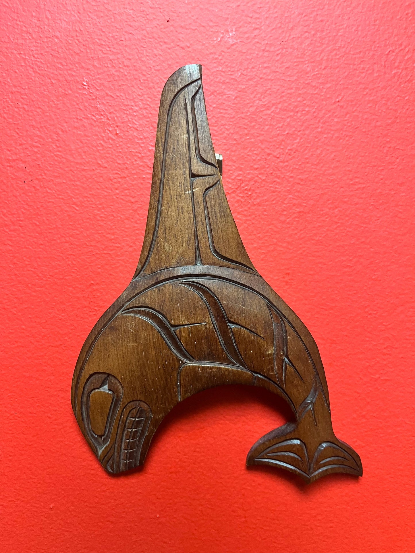 Lovely well detailed 9 inch tall, indigenous first nations, Pacific Northwest coast, signed killer whale plaque   ready to hang  wow