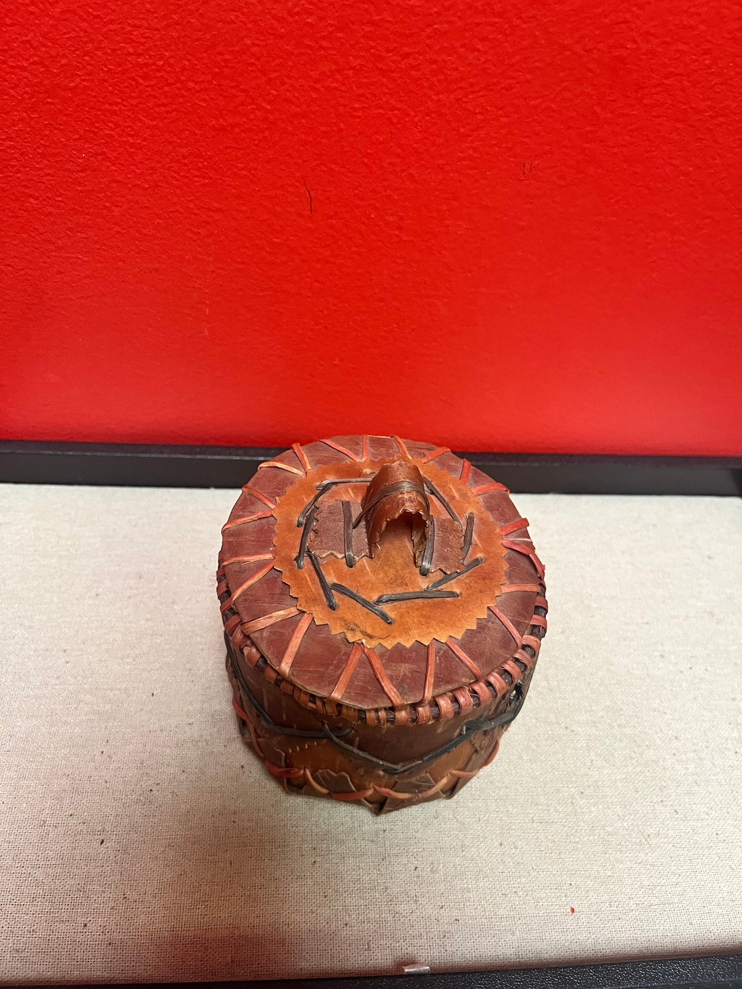 Lovely 5 inch eastern Canadian Cedar bark  basket with lid in wonderful condition