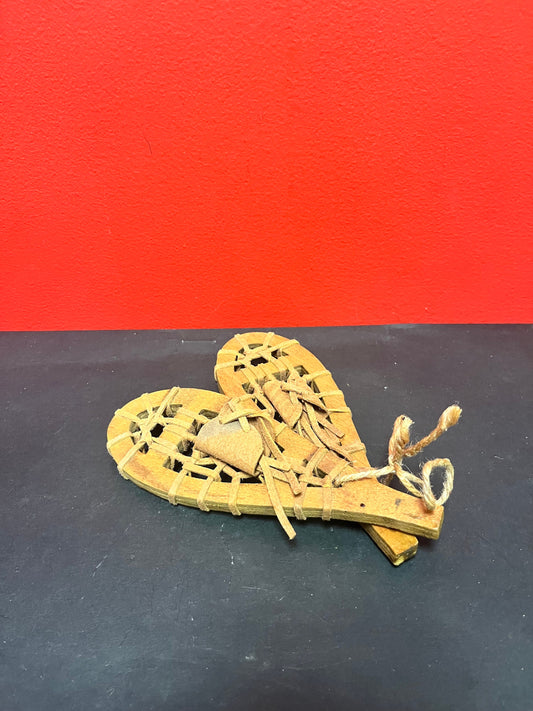 Lovely 7 inch long salesman sample snowshoes in mint condition   antique Canadian beauties