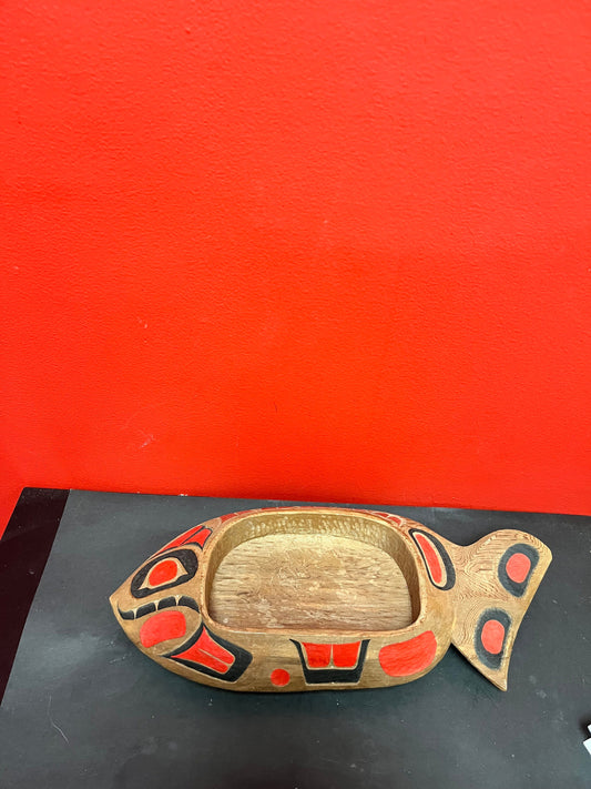 Stunning 16 inch long, signed indigenous, first nations northwest coast halibut feast bowl   great imagery and detail