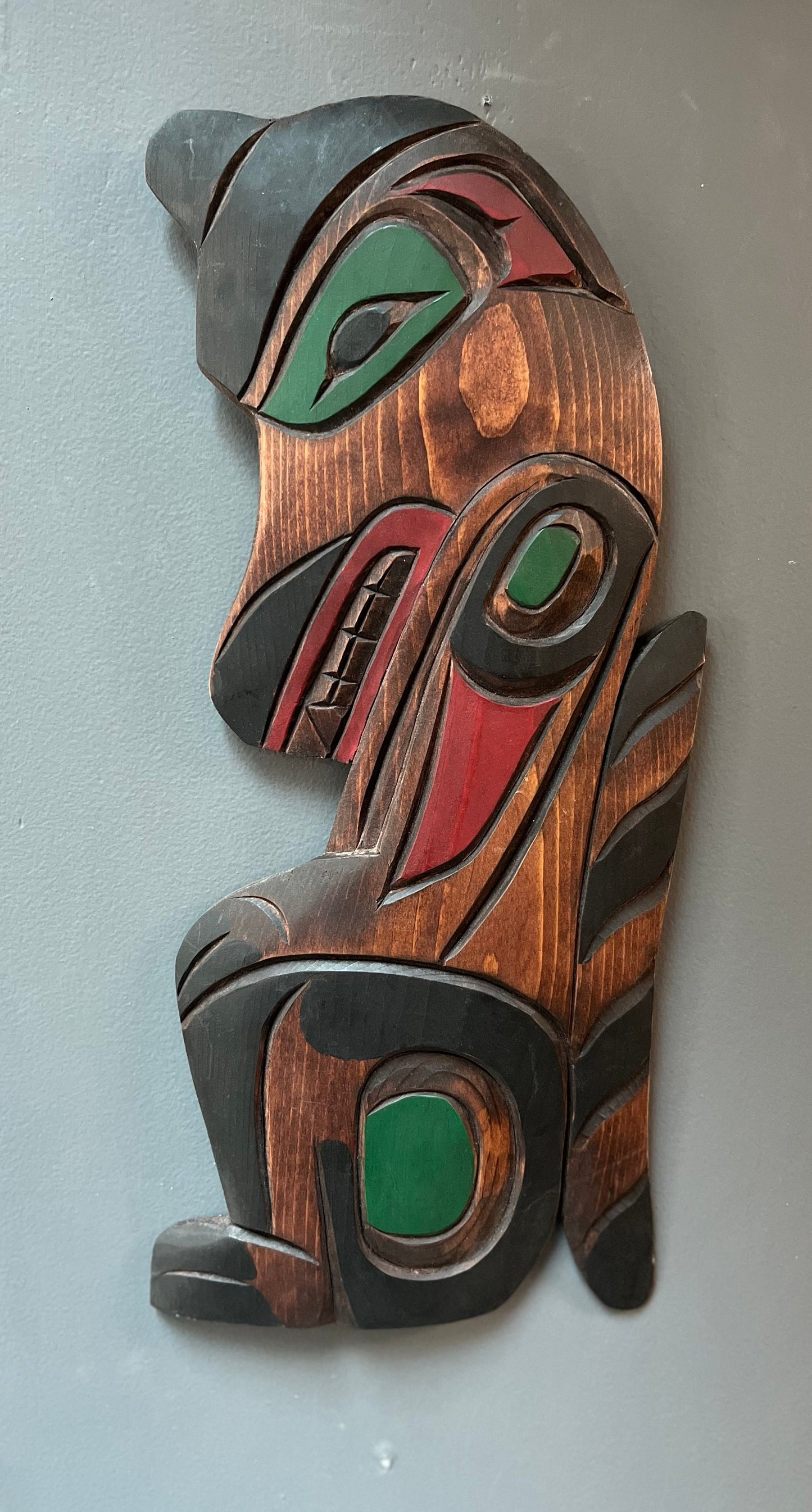 Stunning 16 inch tall, indigenous first nation pacific  northwest coast signed Cedar Wolf plaque  unbelievable detail