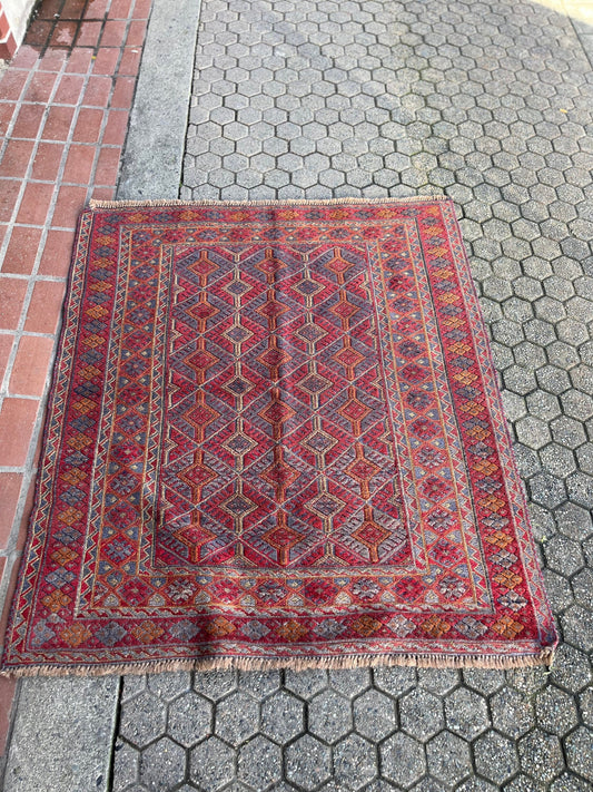 Amazing 57 x 47 hand knotted person rug carpet  antique and mint condition and wonderful quality  one of the very best  great look